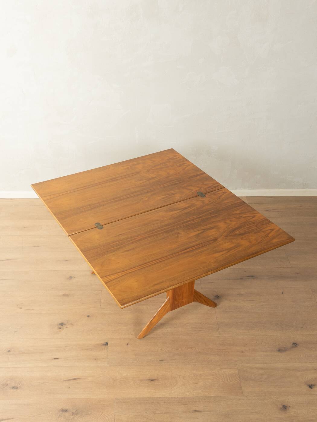 Unique dining/coffee table by Wilhelm Renz, 1950s, walnut, adjustable height