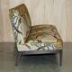 Three-seater canapé George Smith Norris restored in Mulberry linen.