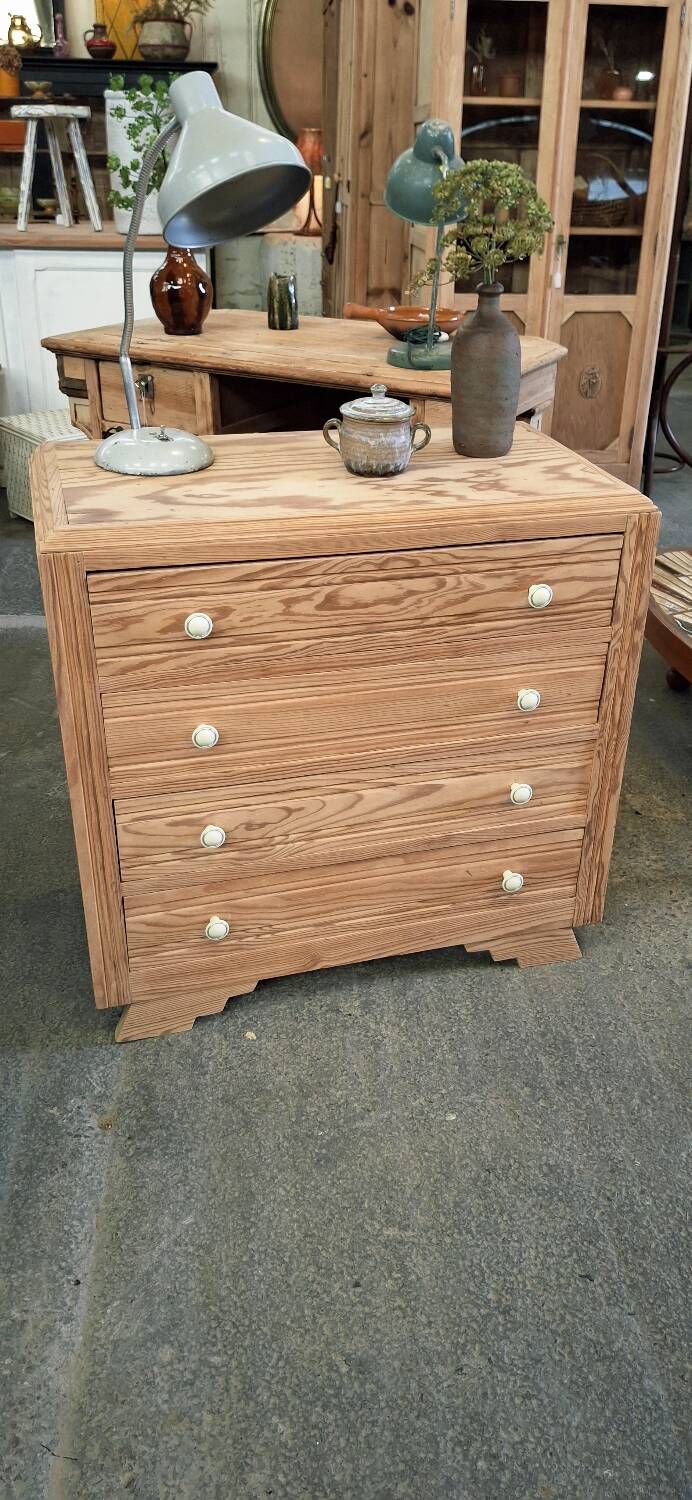Vintage chest of drawers