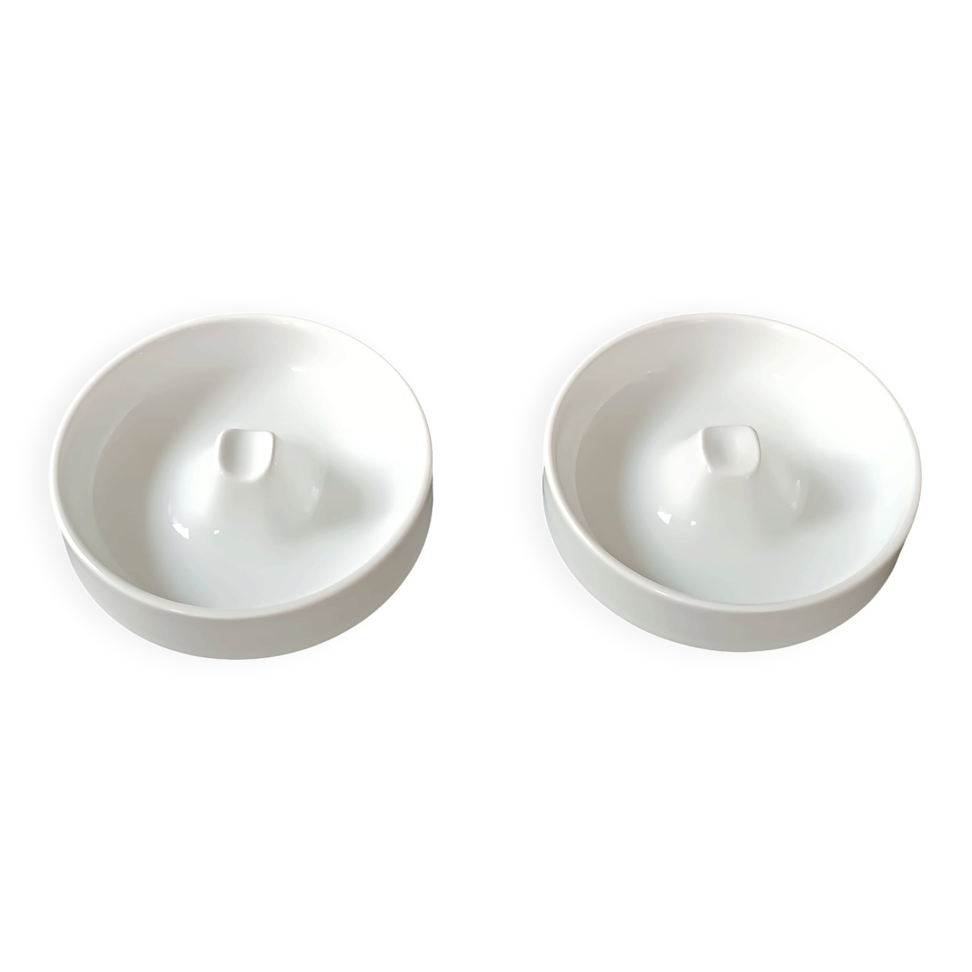 Two white porcelain ashtrays by Arzberg by Jean Luce 1960.
