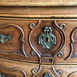 Commode galbée époque XVIII siècle