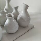 Multiple vintage white soliflore – centrepiece with 9 ceramic vases