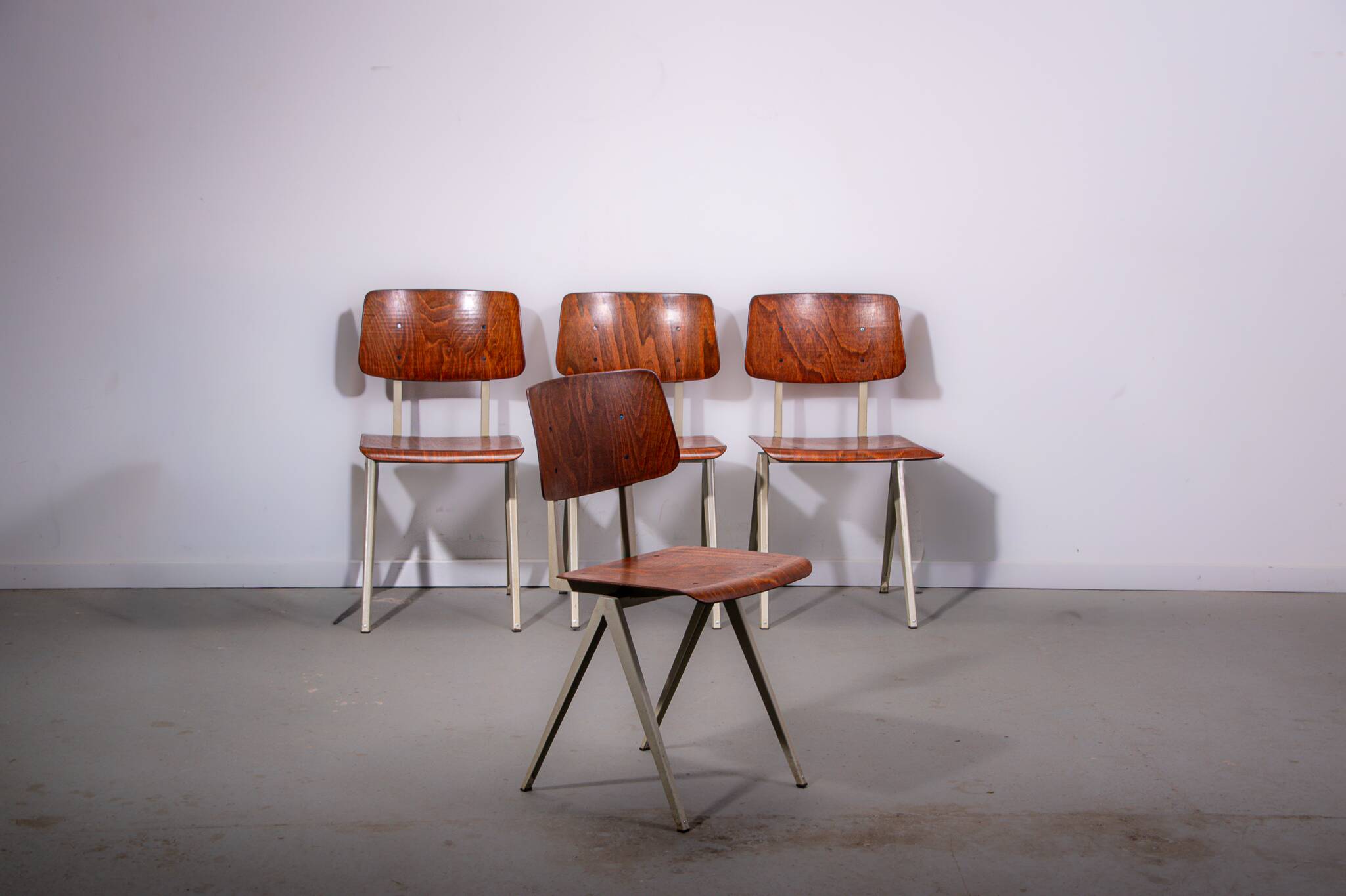 Chaise S16 par Galvanitas. Environ 1970.