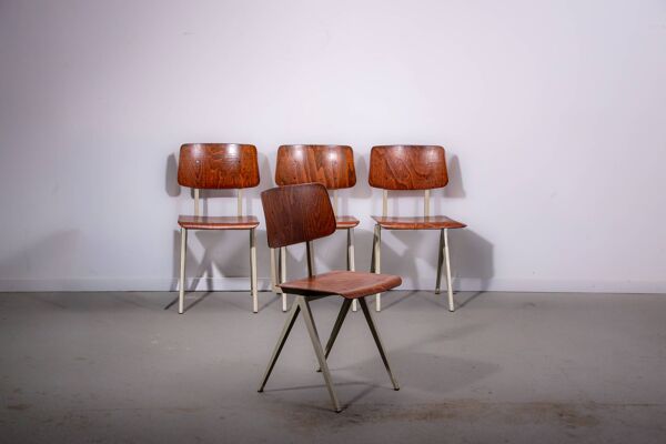 Chaise S16 par Galvanitas. Environ 1970.