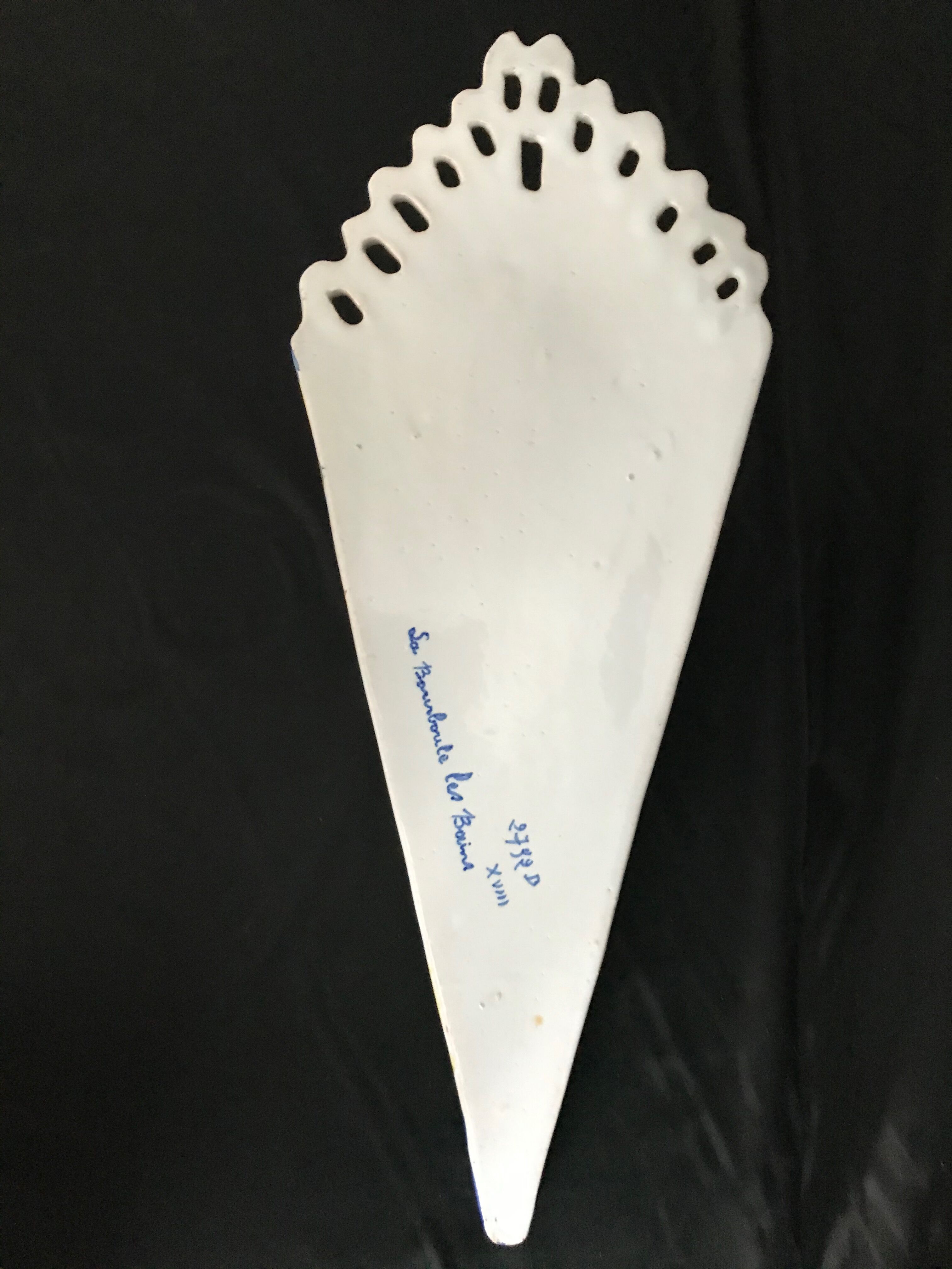 Desvres décor Rouen vase suspended