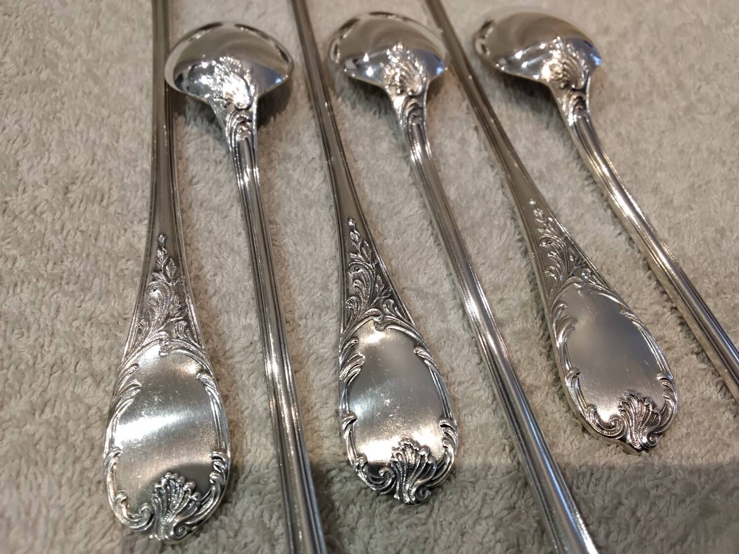 6 silver-plated metal dessert spoons by Christofle Marly, 19.6 cm.