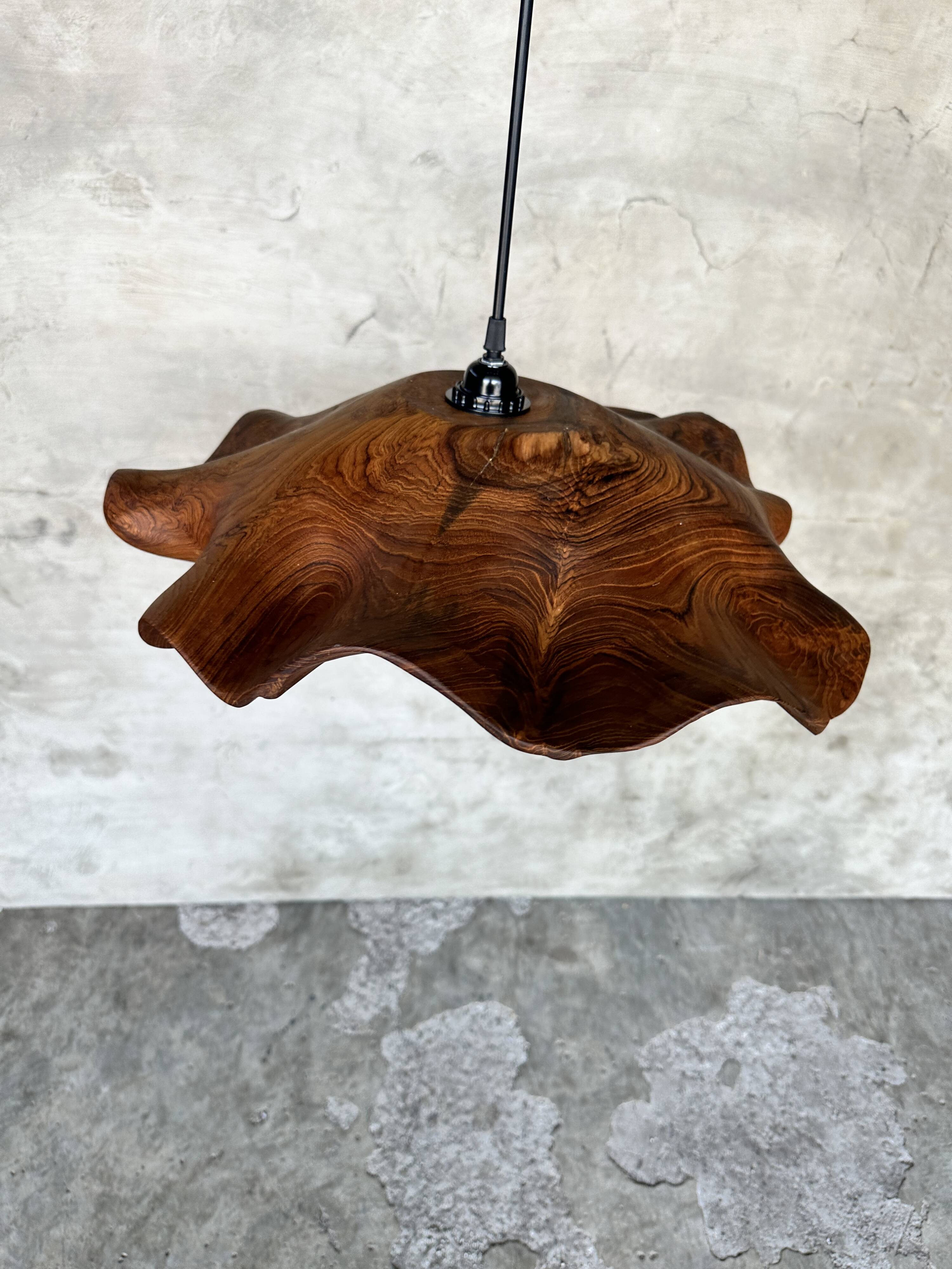 Large pendant light in corrugated teak leaf (Large D:60 H:20)
