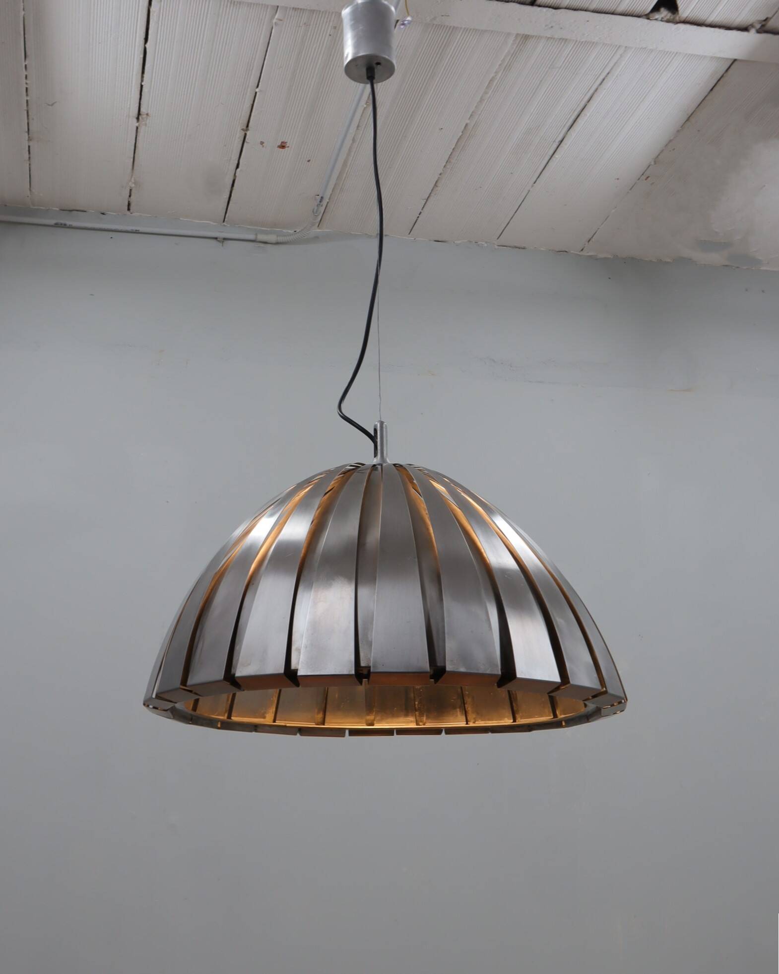Suspension en acier Calotta Martinelli Luce années 1960