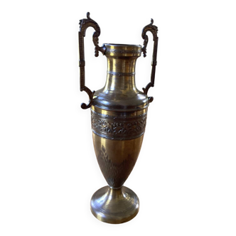 Amphora, large Napoleon III vase in brass.