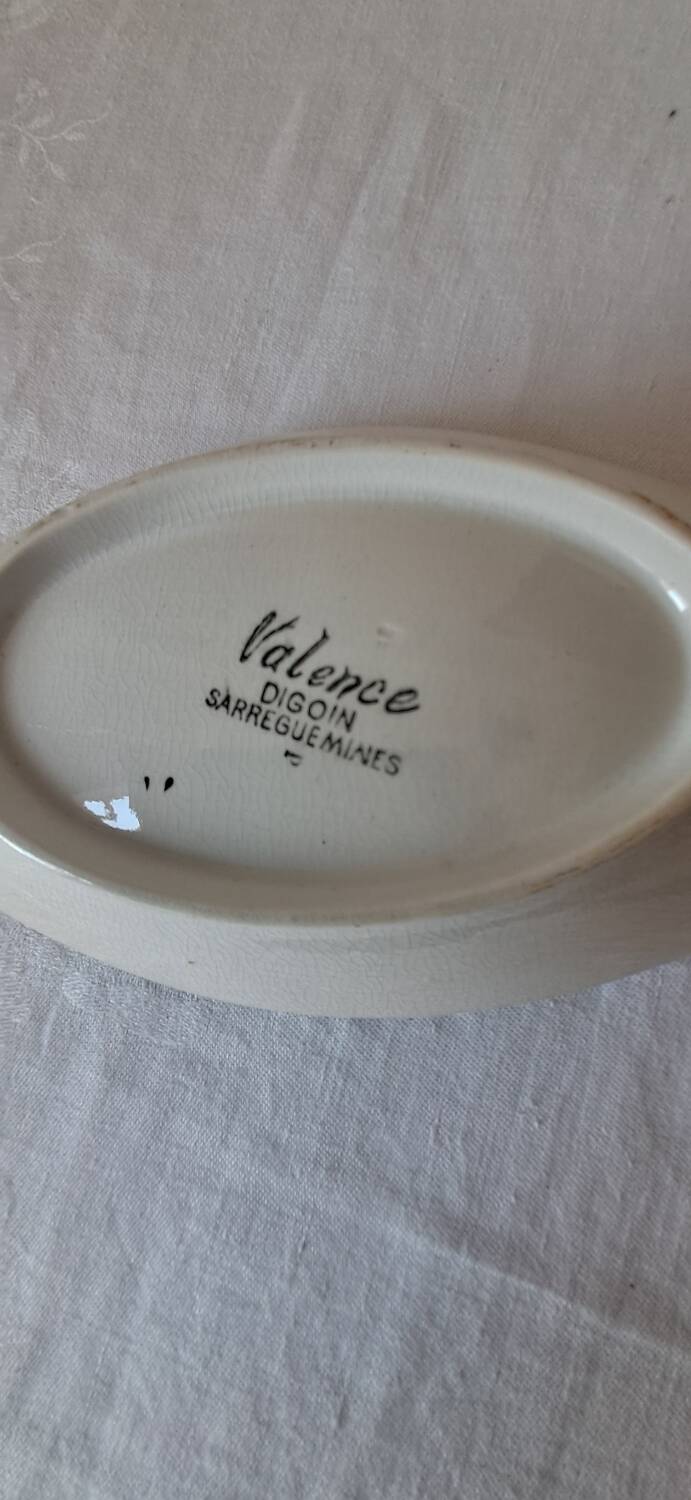 Valence model dish from Digoin Sarreguemines. Vintage