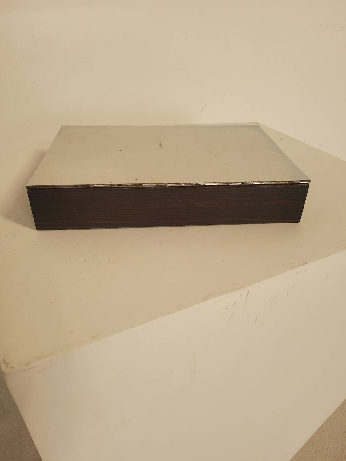 Box in silver-plated metal and macassar ebony
