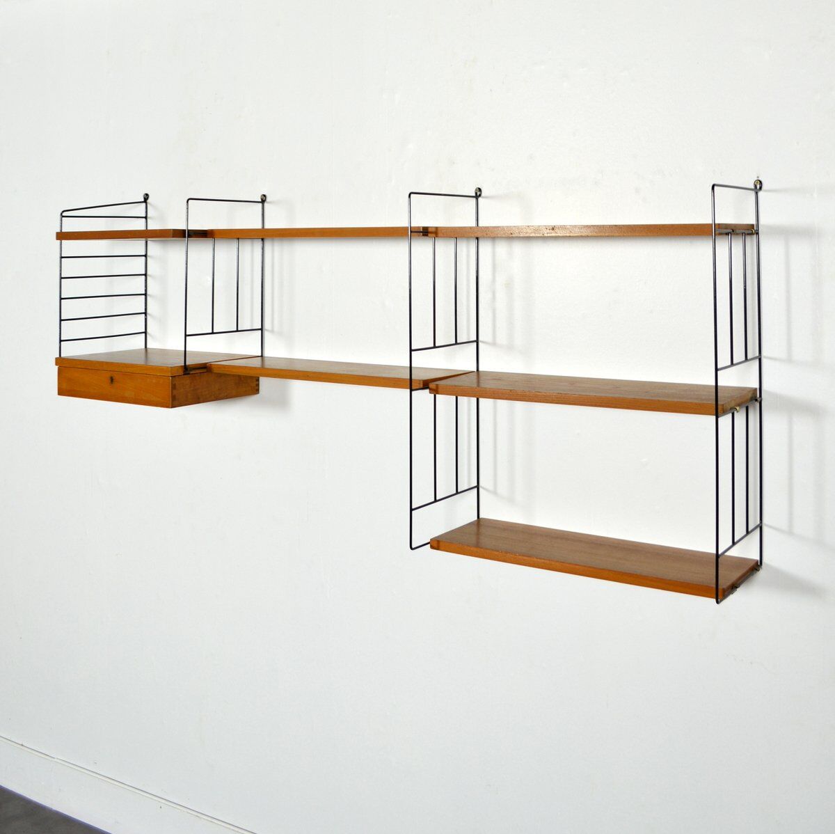 Shelf String by Nisse Strinning 1960 vintage