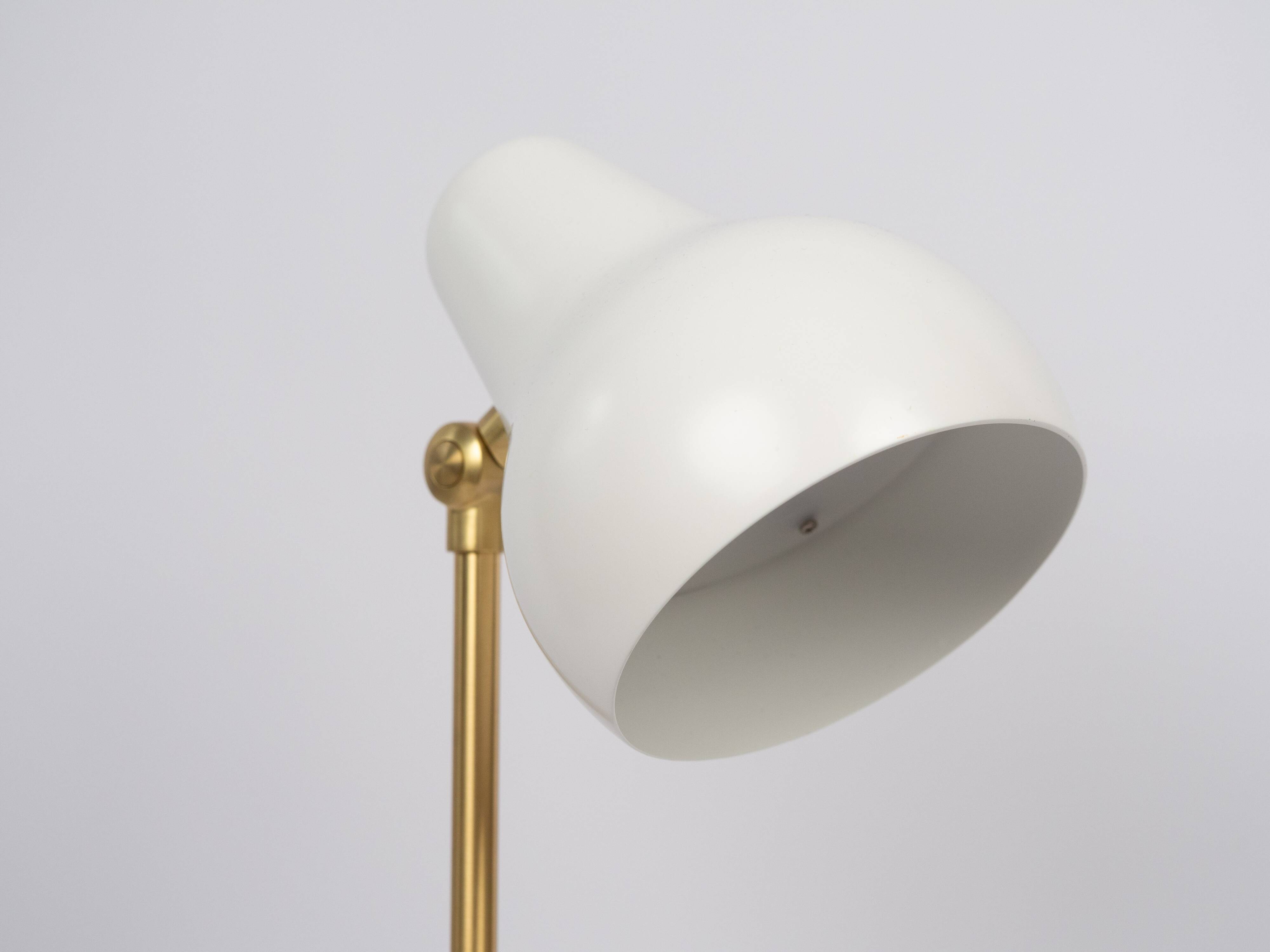 Lampe de table VL38 de Vilh. Lauritzen, Louis Poulsen, années 1940