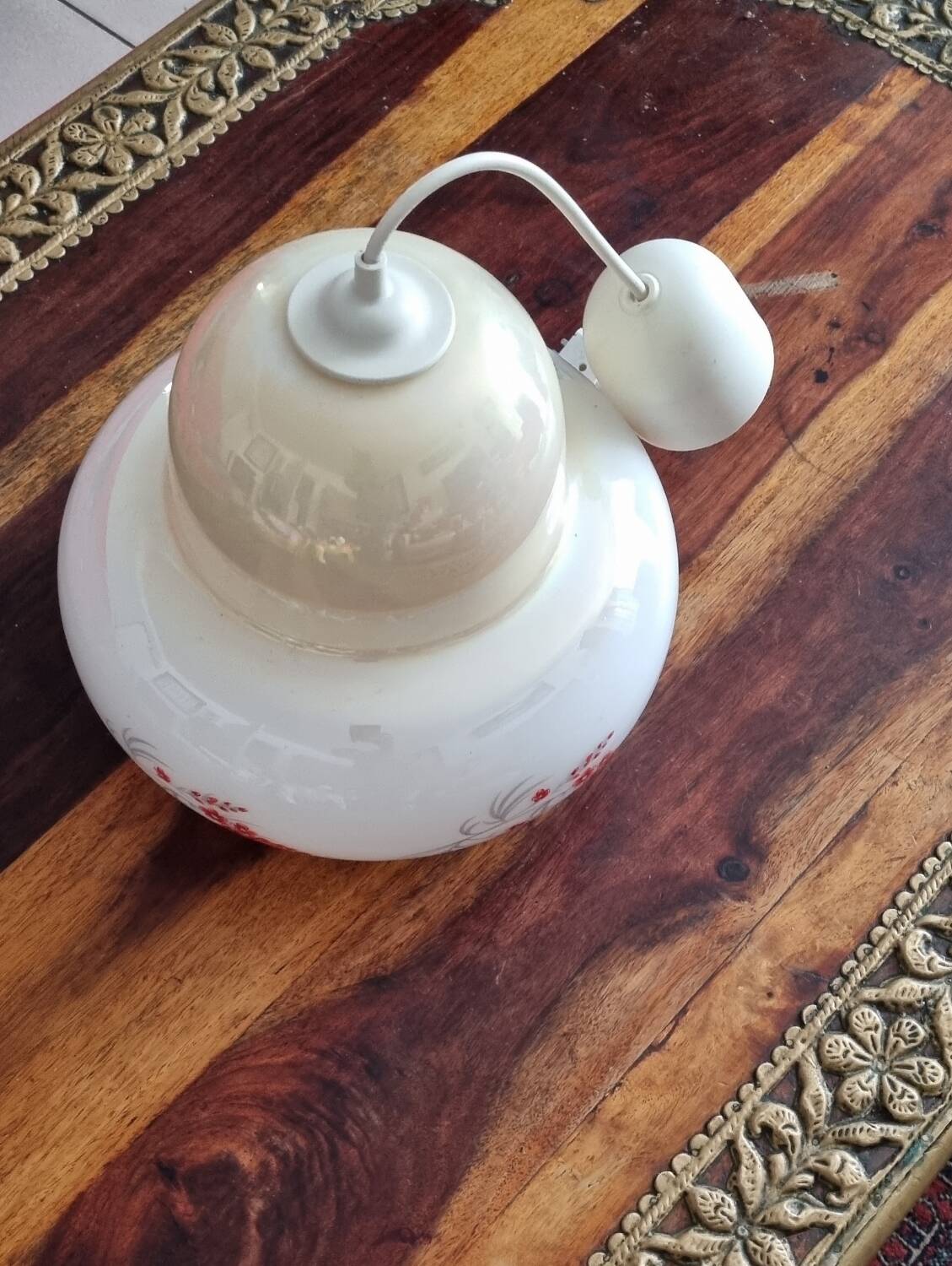 Suspension in opaline glass from the 60s-70s.