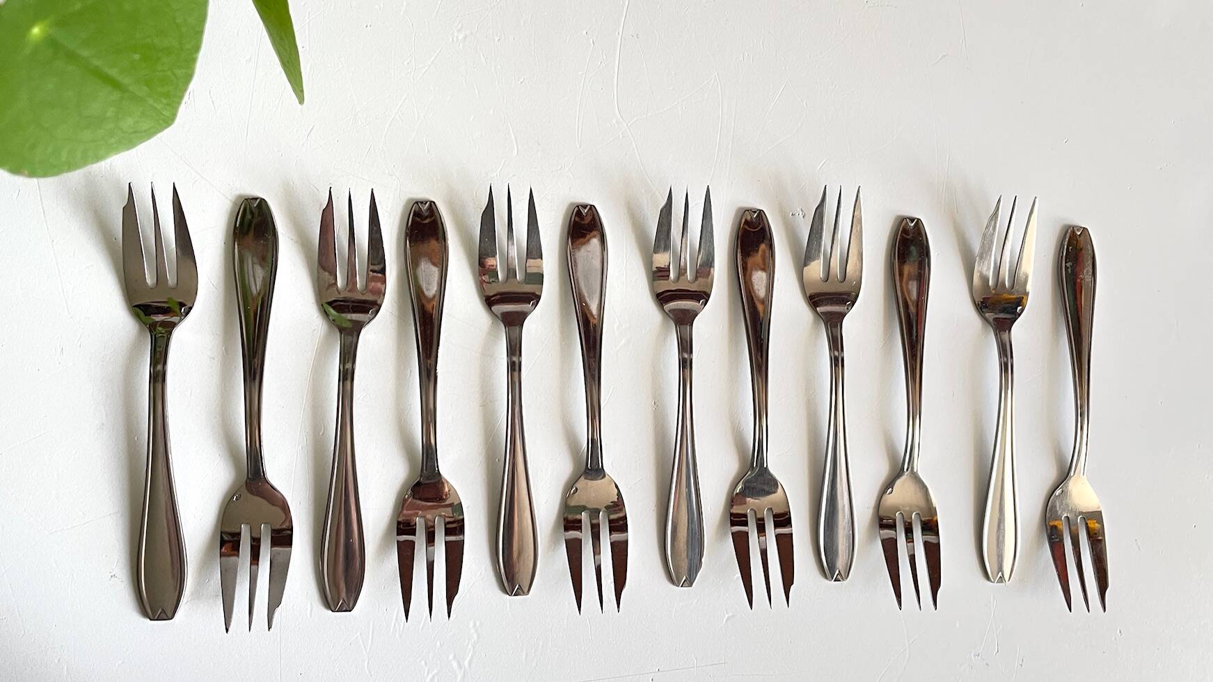 12 Fourchettes à DESSERT Inox Vintage