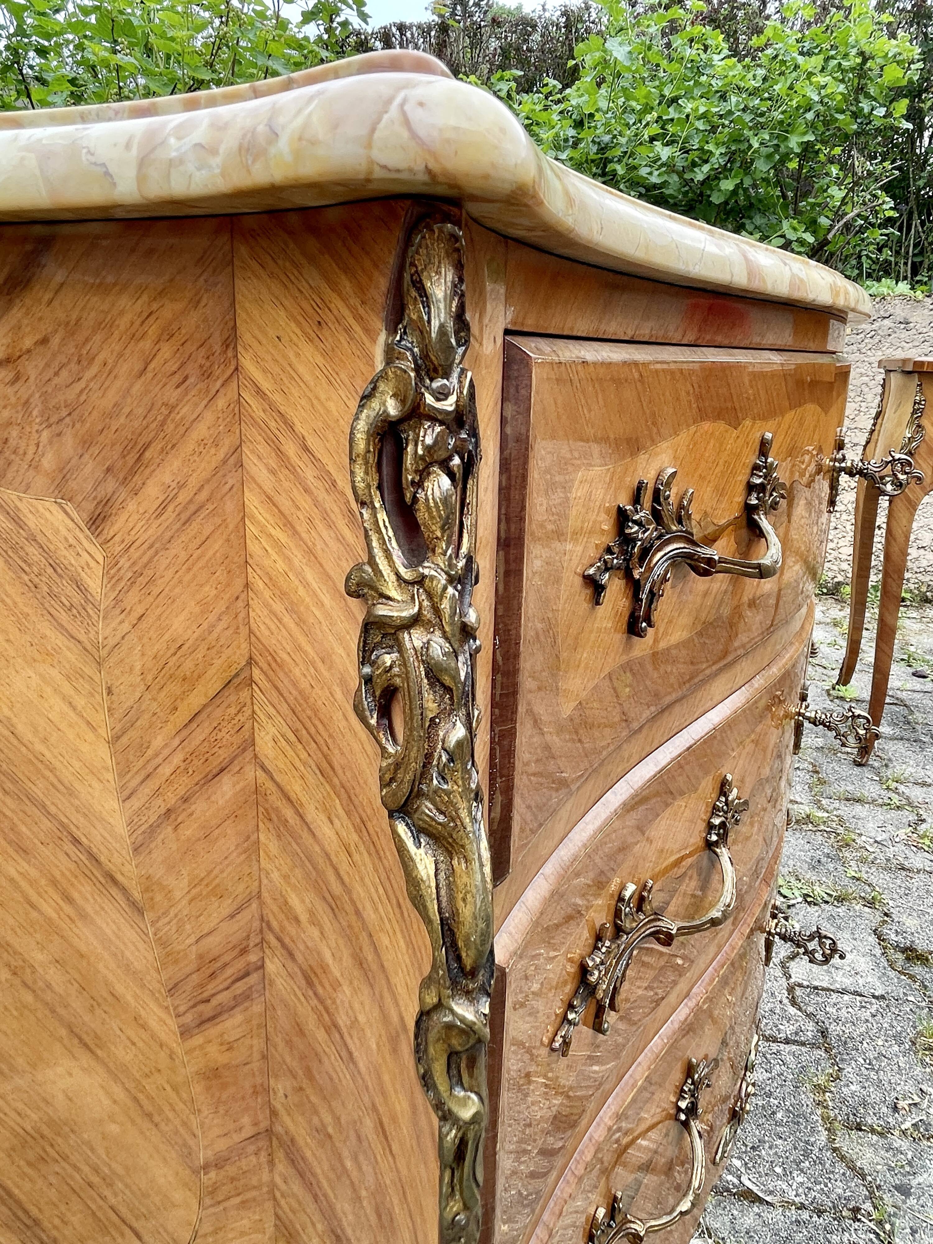 Louis XV style commode in marquetry, 20th century.