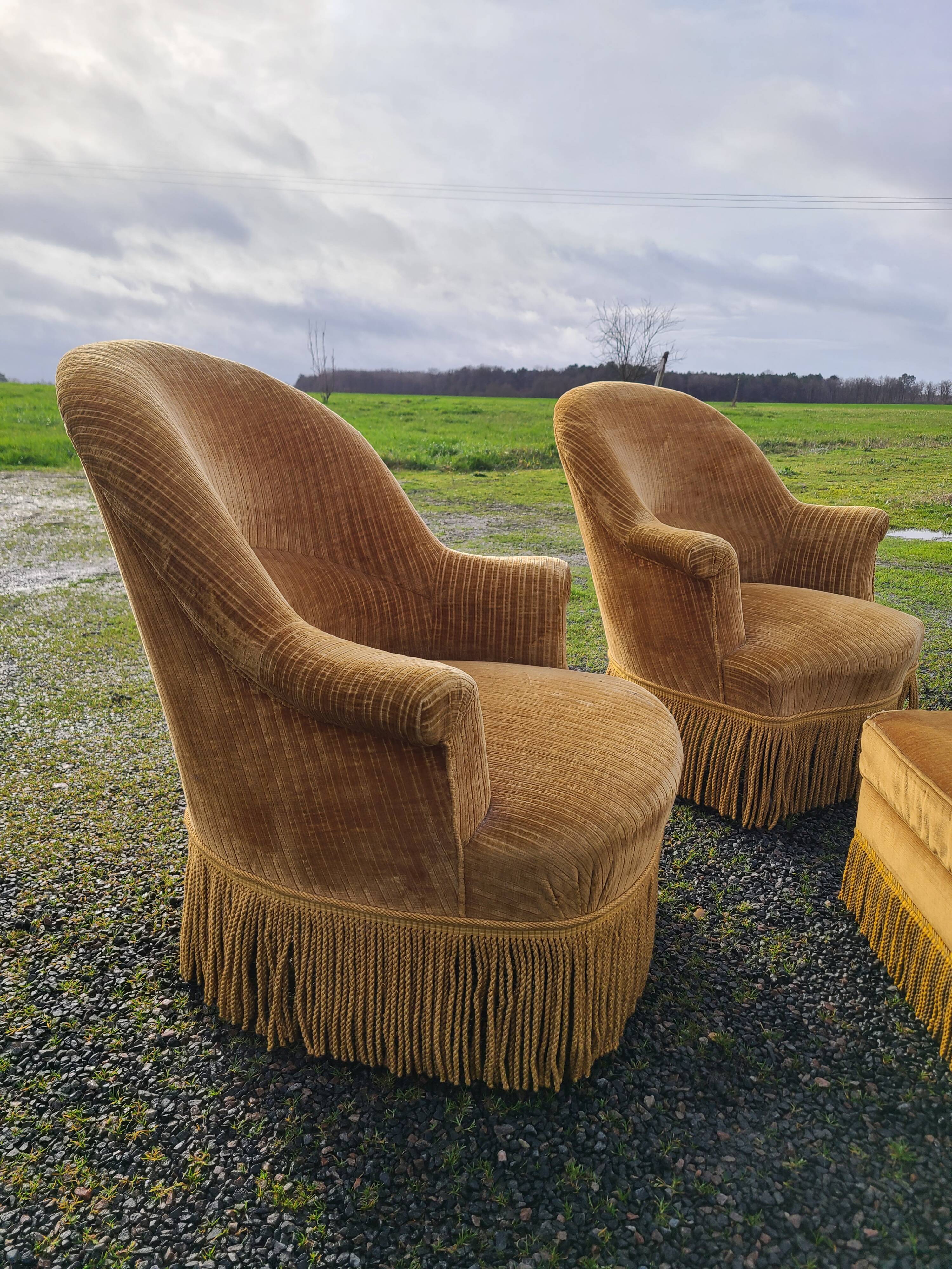 Set of toad armchairs and vintage yellow ottoman