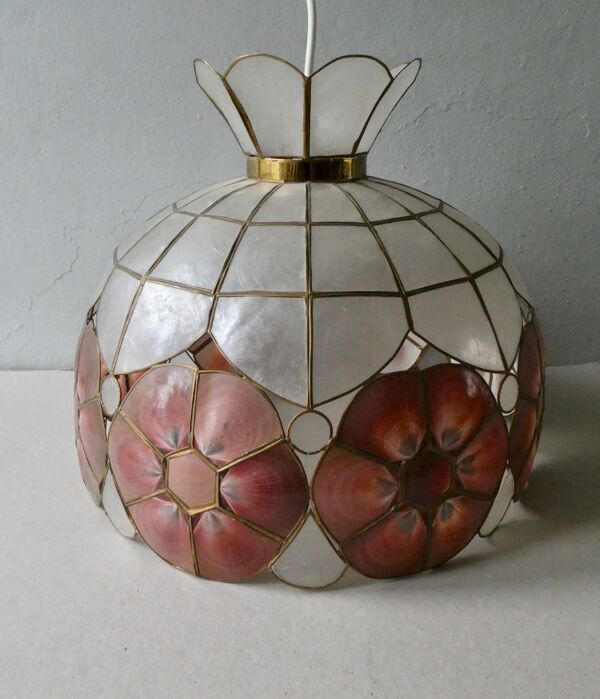 Lustre en nacre coquillages et laiton des années 60