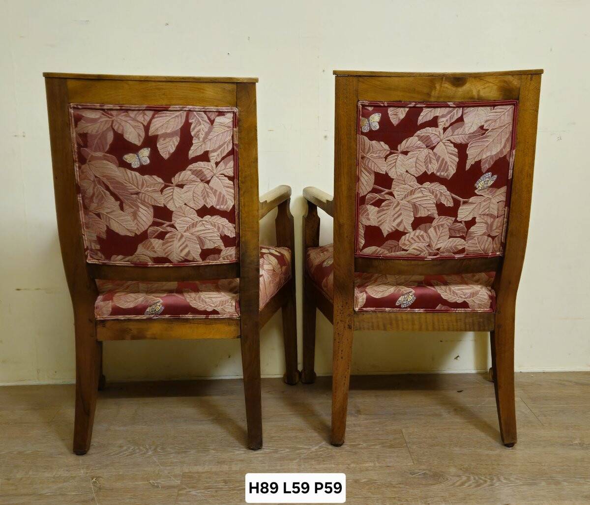 Paire de fauteuils anciens en noyer – époque Empire, Restauration