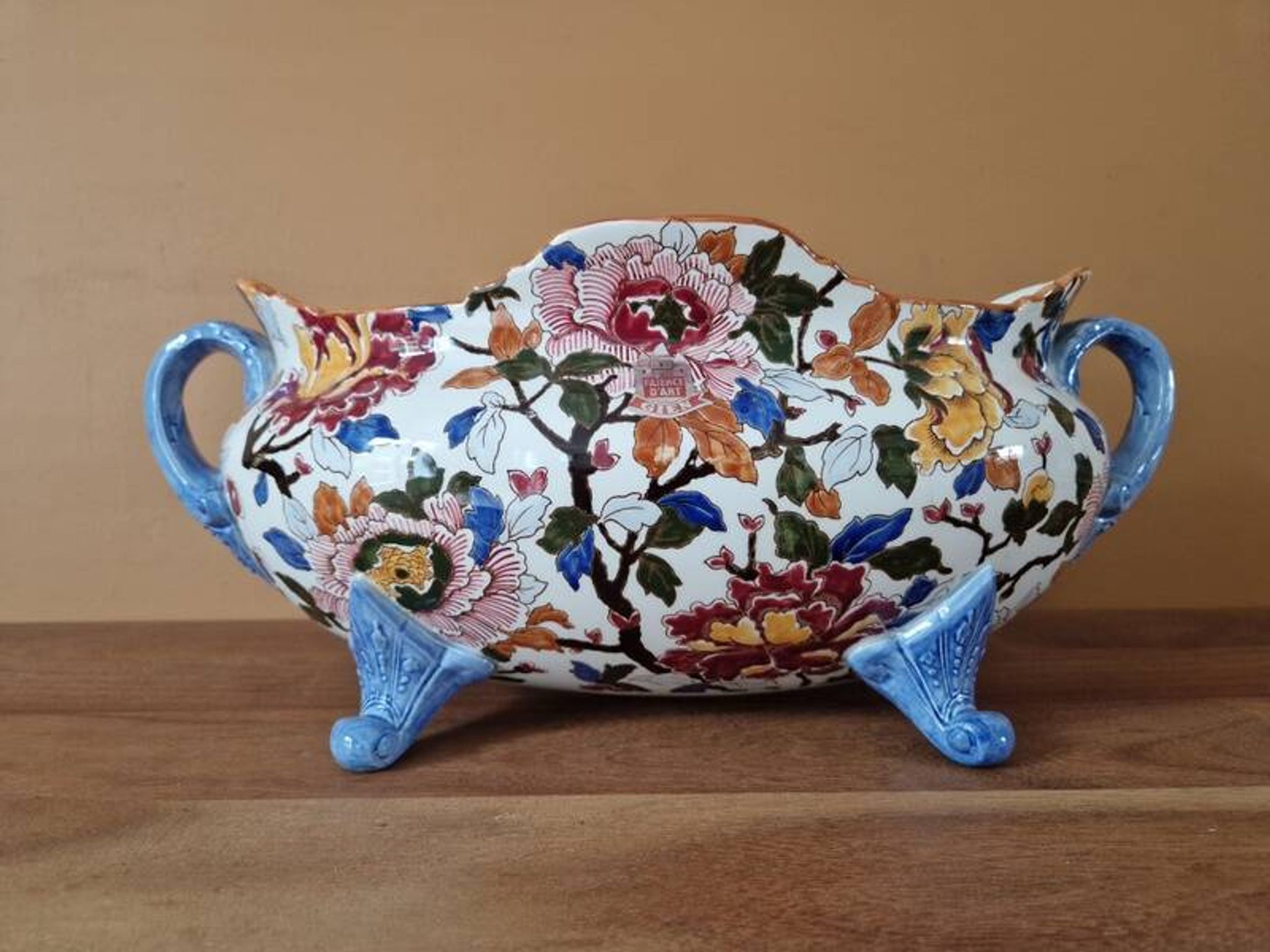 Jardinière en faïence de Gien, modèle Pivoines 1980