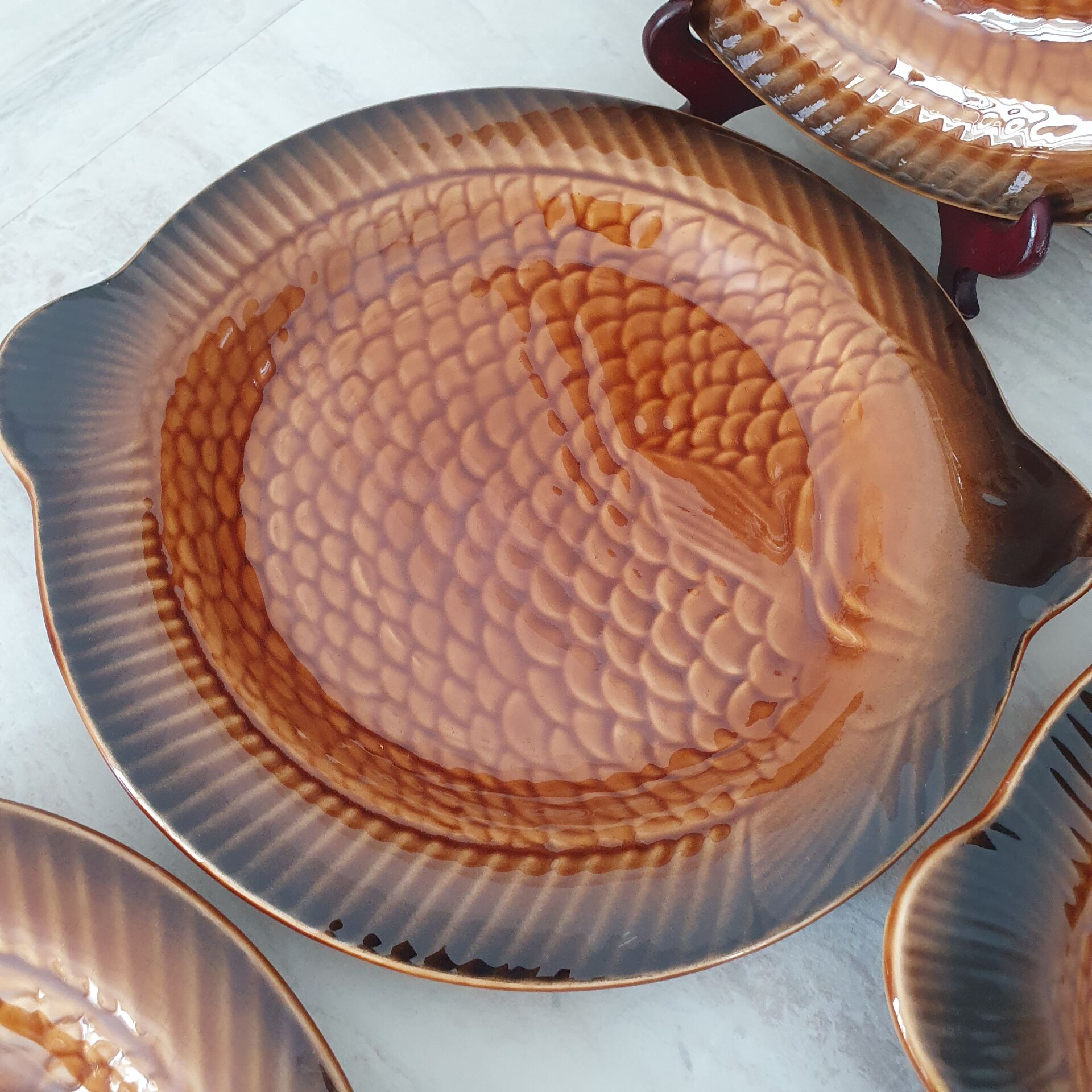 Sarreguemines / 6 Assiettes en faïence forme poisson