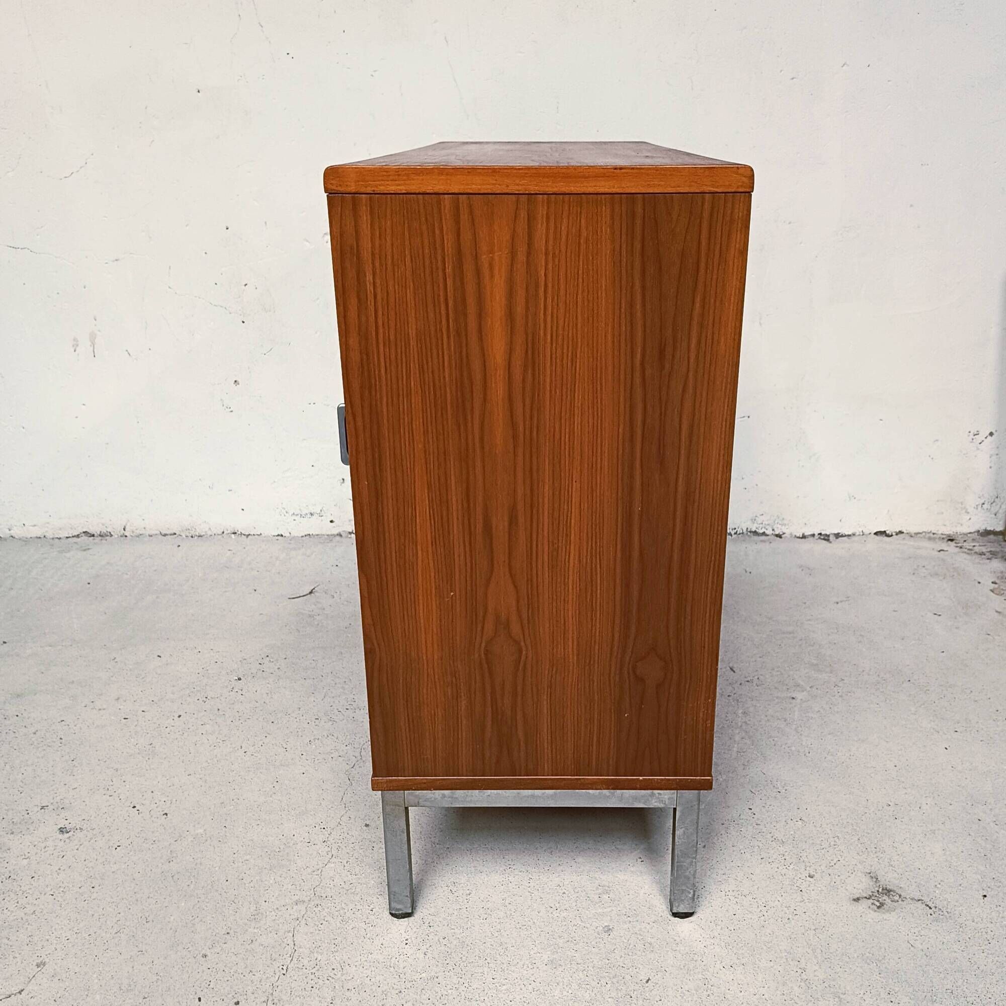Meuble moderniste 2 portes coulissantes, 1960