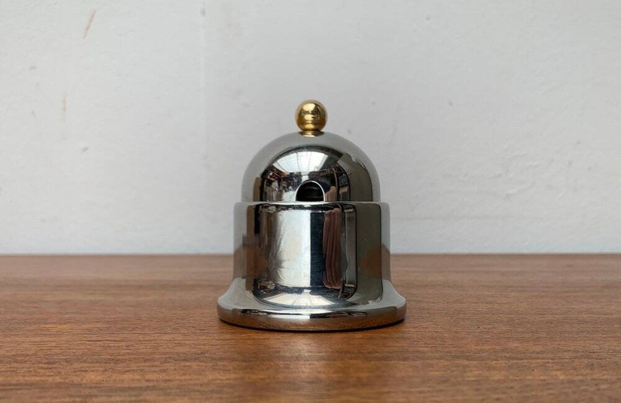 Sugar bowl from the Kontessa series, Italian postmodern design by Vev Vigano, 1980s.