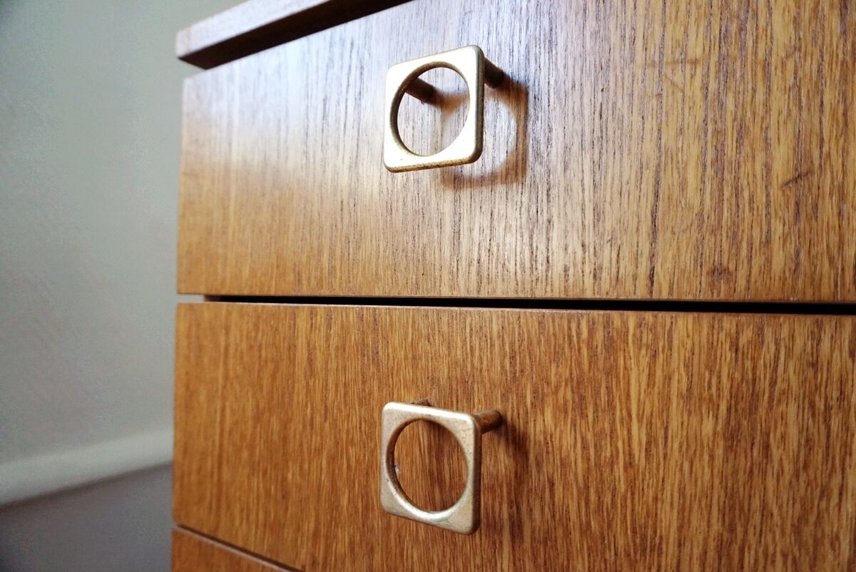 Vintage dresser 4 drawers 1 door