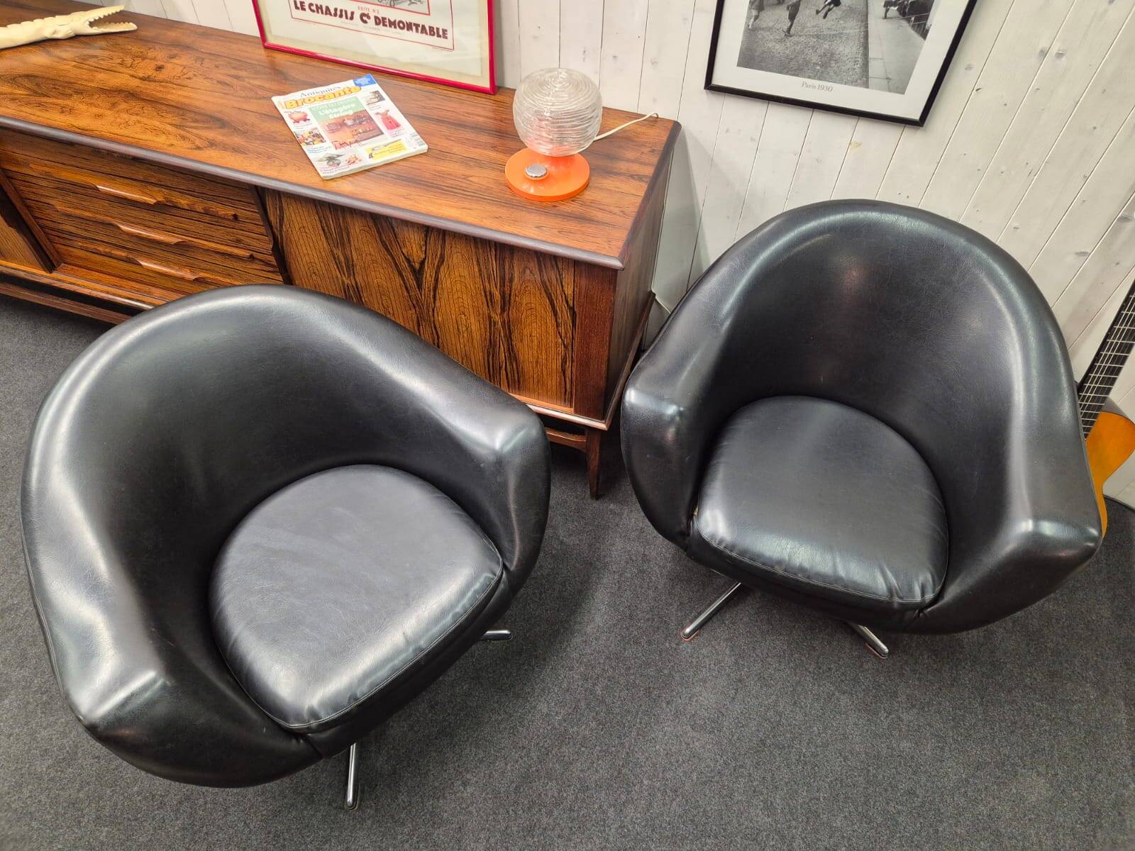 Vintage balloon shell armchair