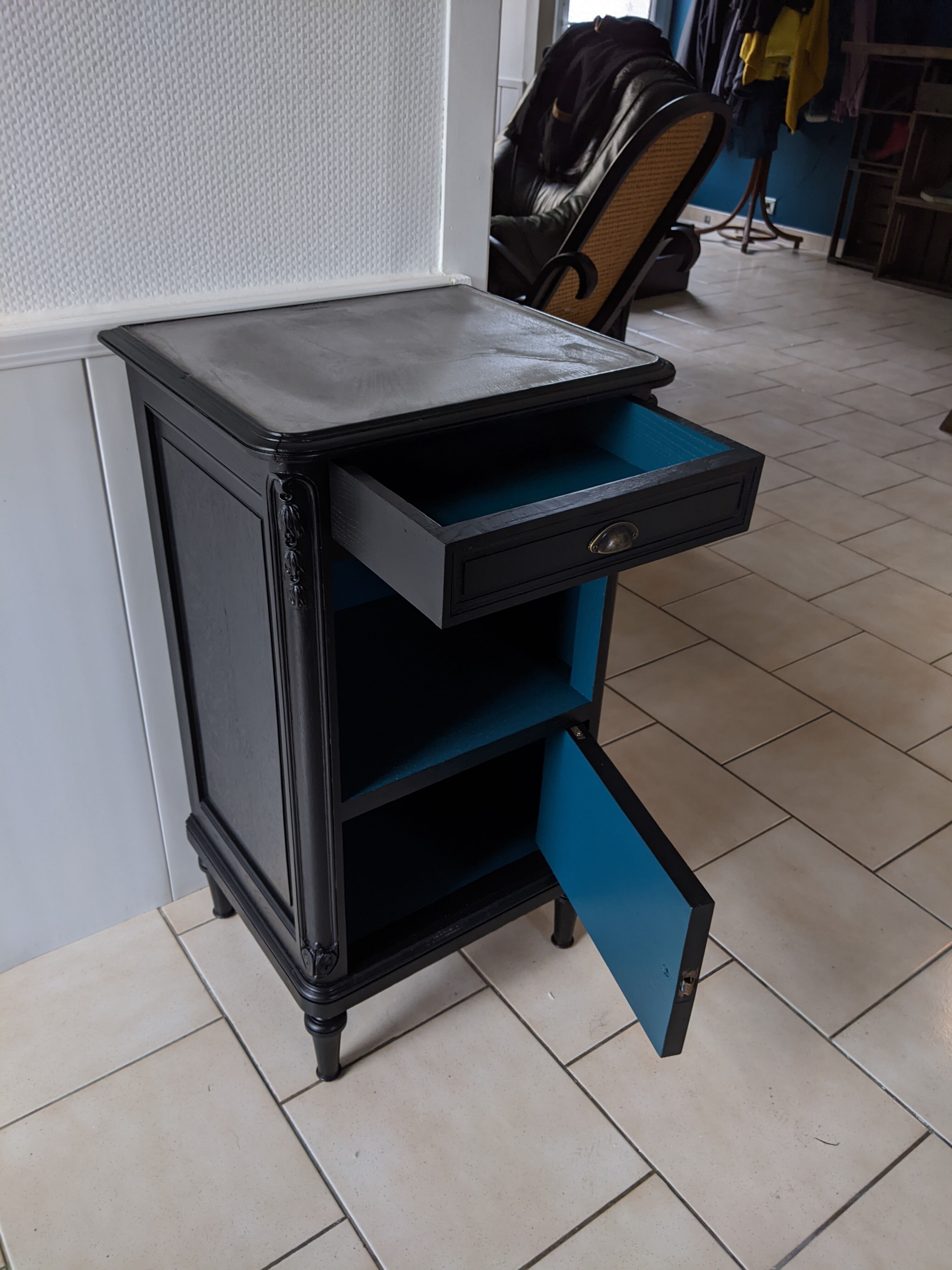 Table de chevet ou d'appoint relooké