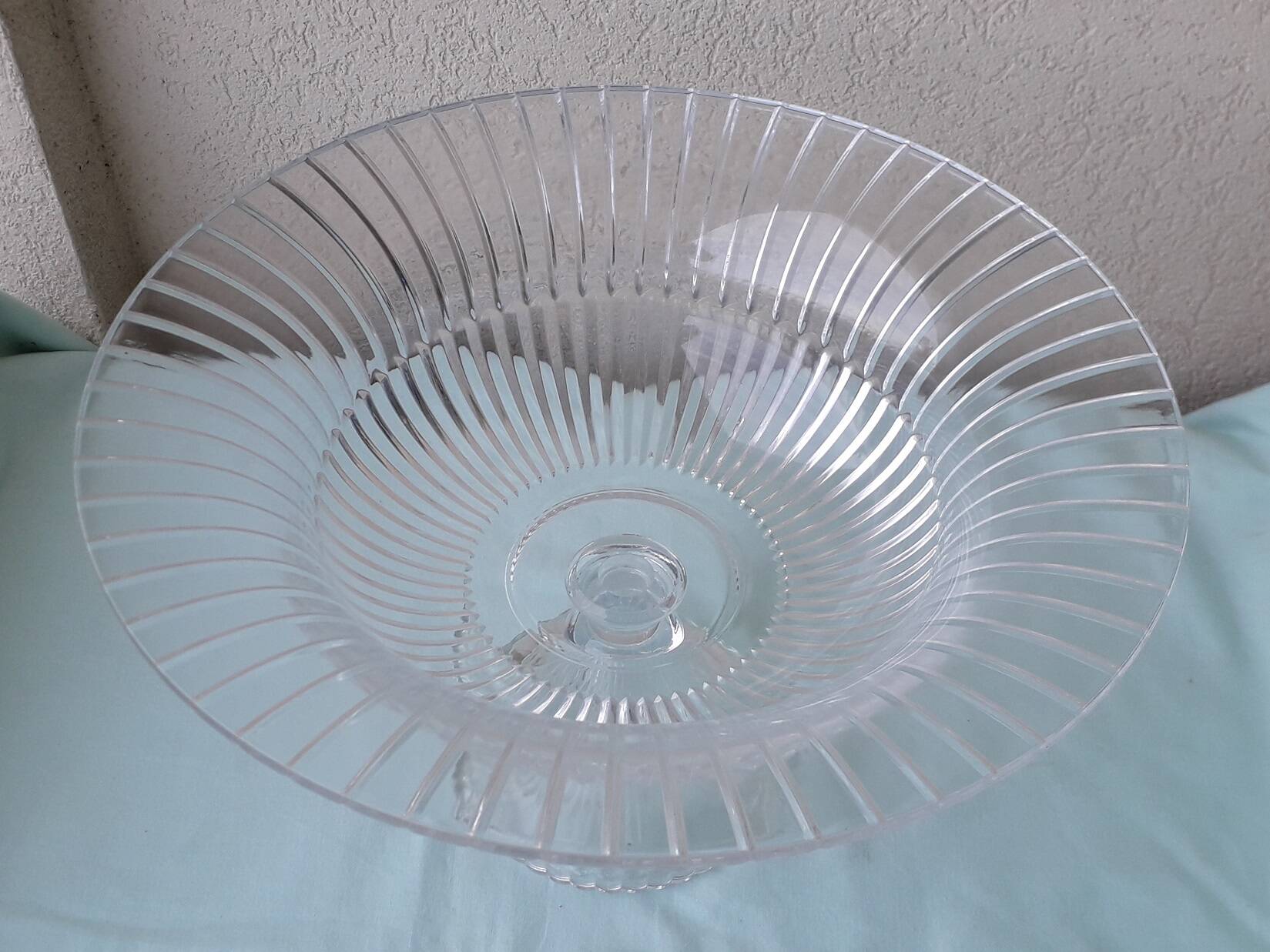 Glass coupe on a stand
