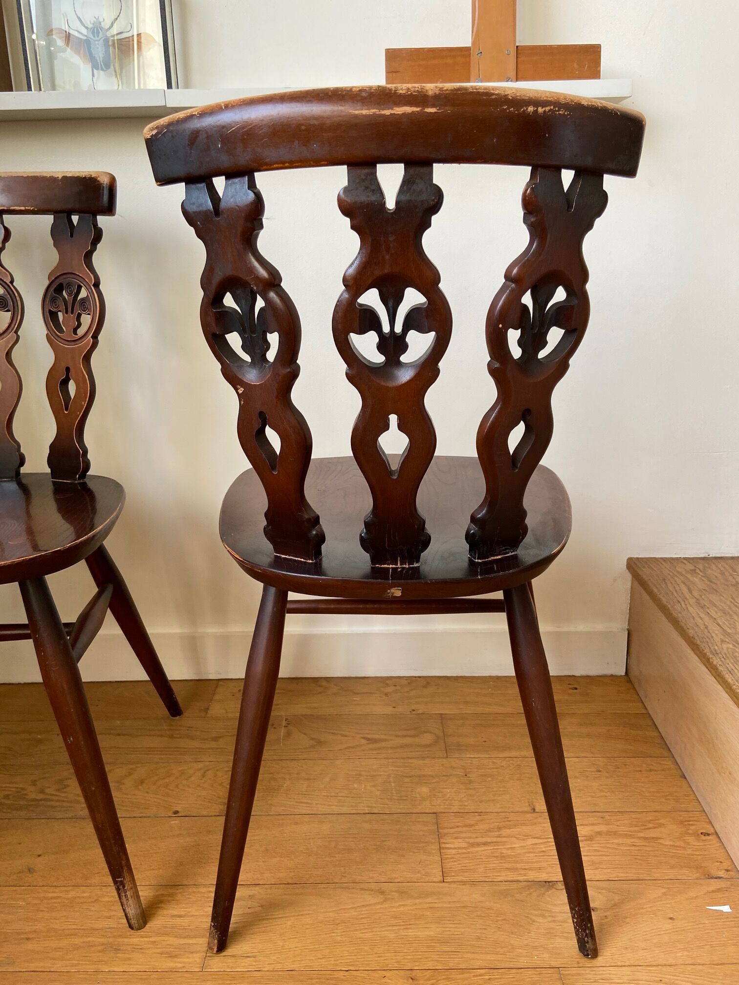 Paire de chaises en bois "Ercol"