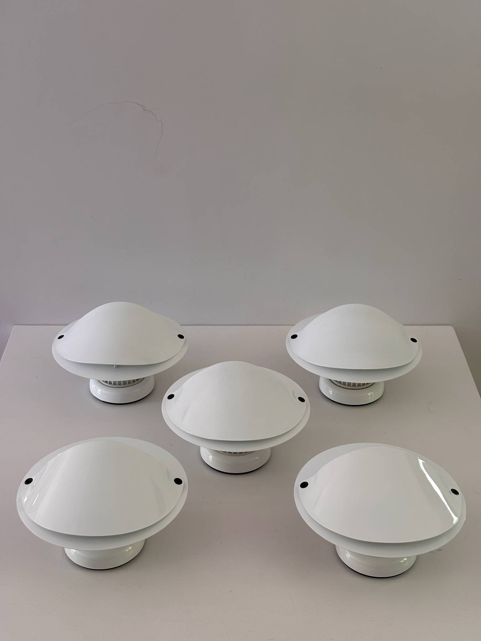 Giovi wall light by Achille Castiglioni for Flos 1982 Lacquered White Metal Design