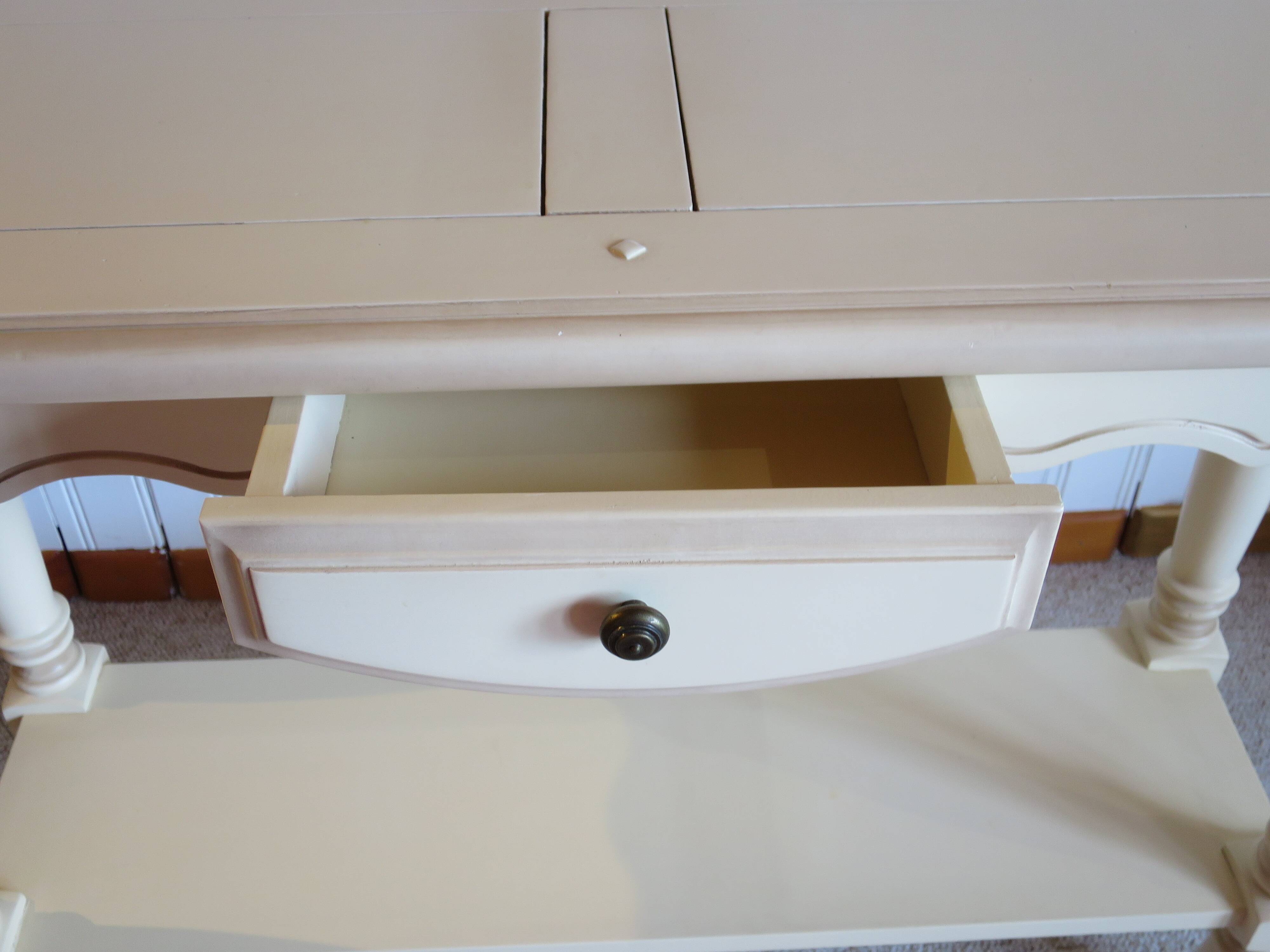 Elegant and classic console – cream color – 1 drawer