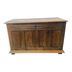 coffre de style en chêne