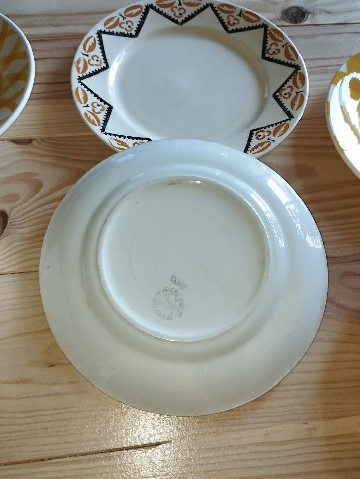 set of Sarreguemines Digoin plates