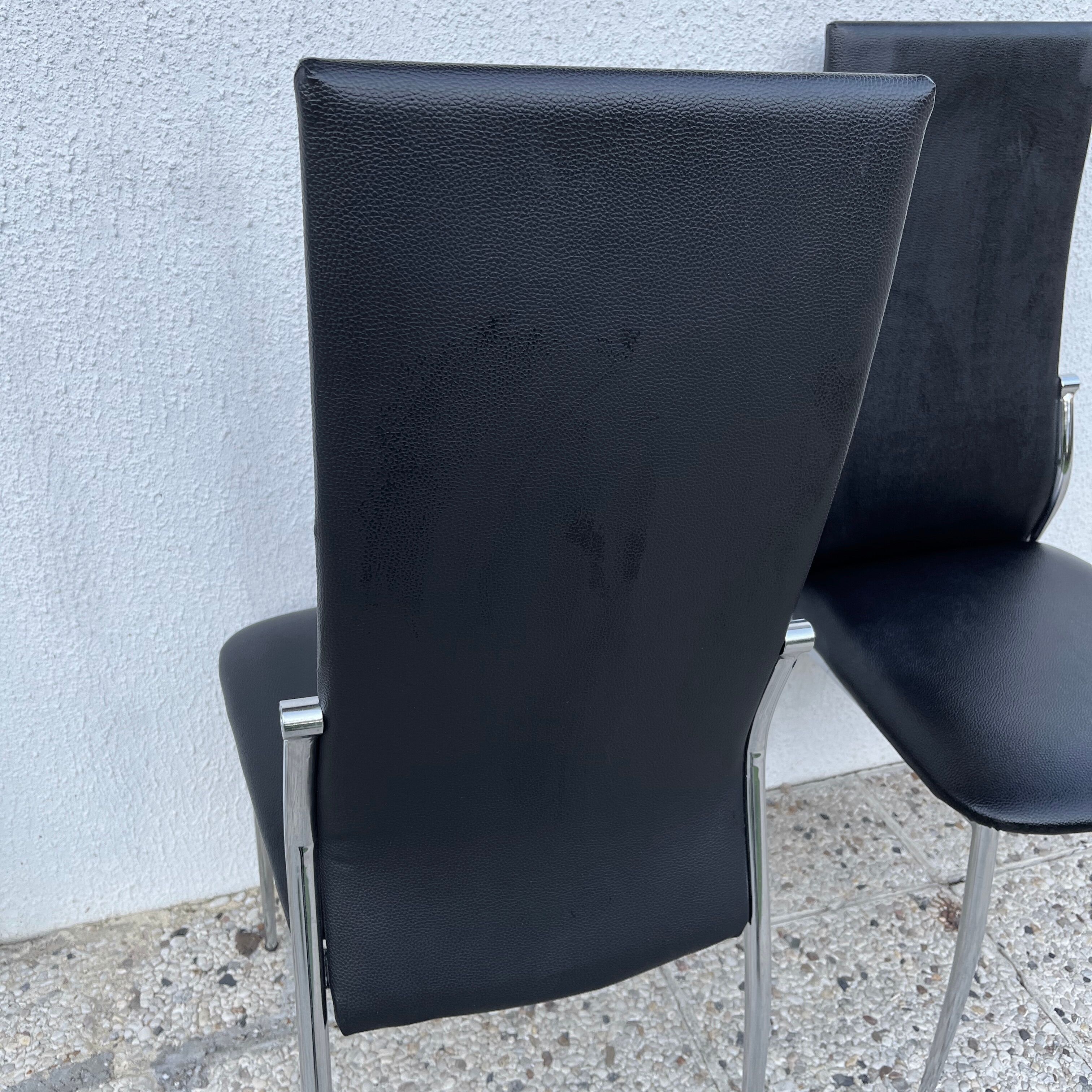 Design chair in black skaï