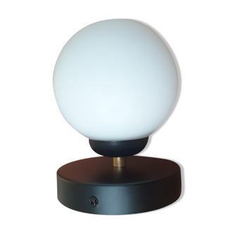 Apply matte white opaline ball