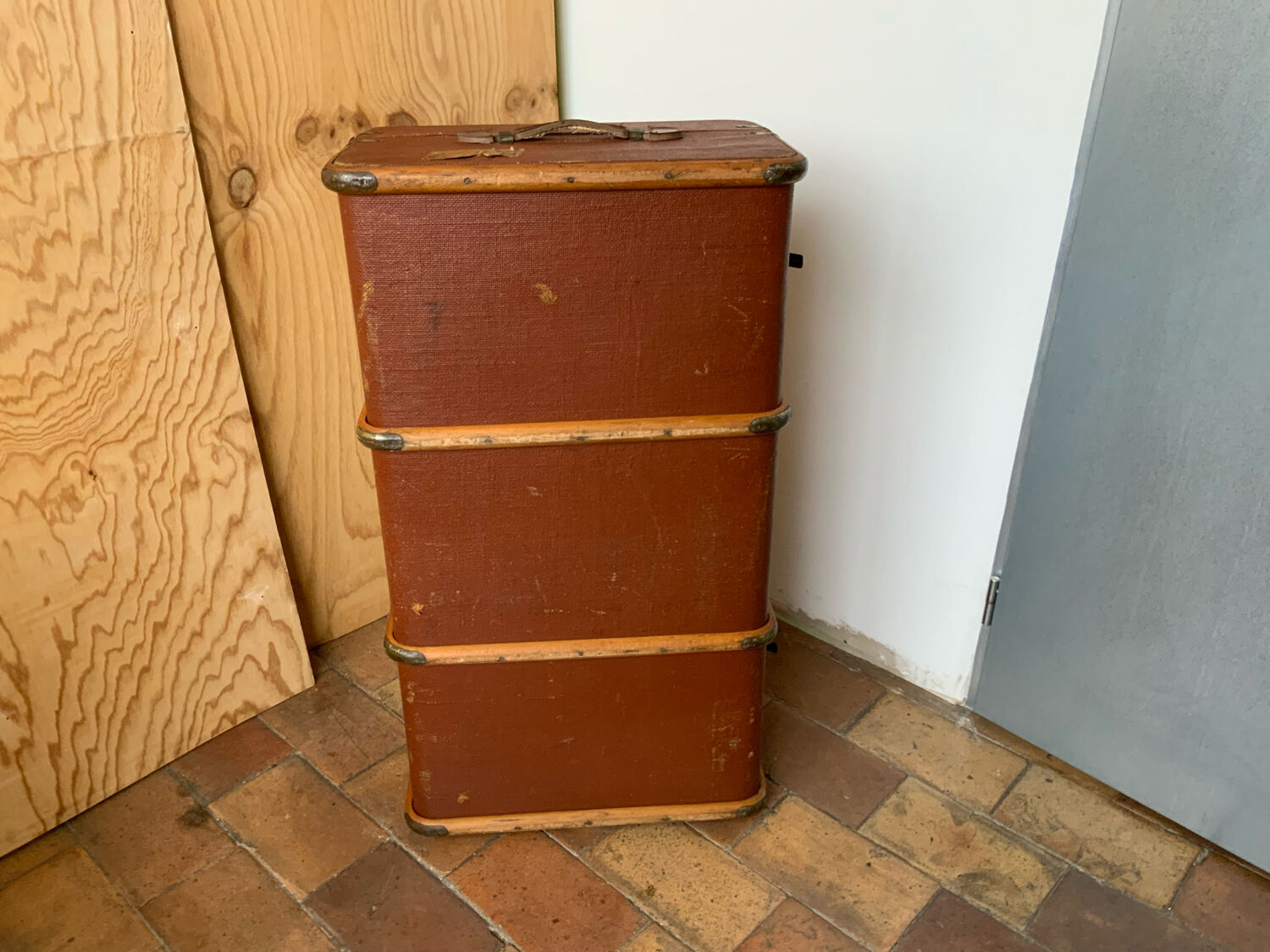 Travel trunk