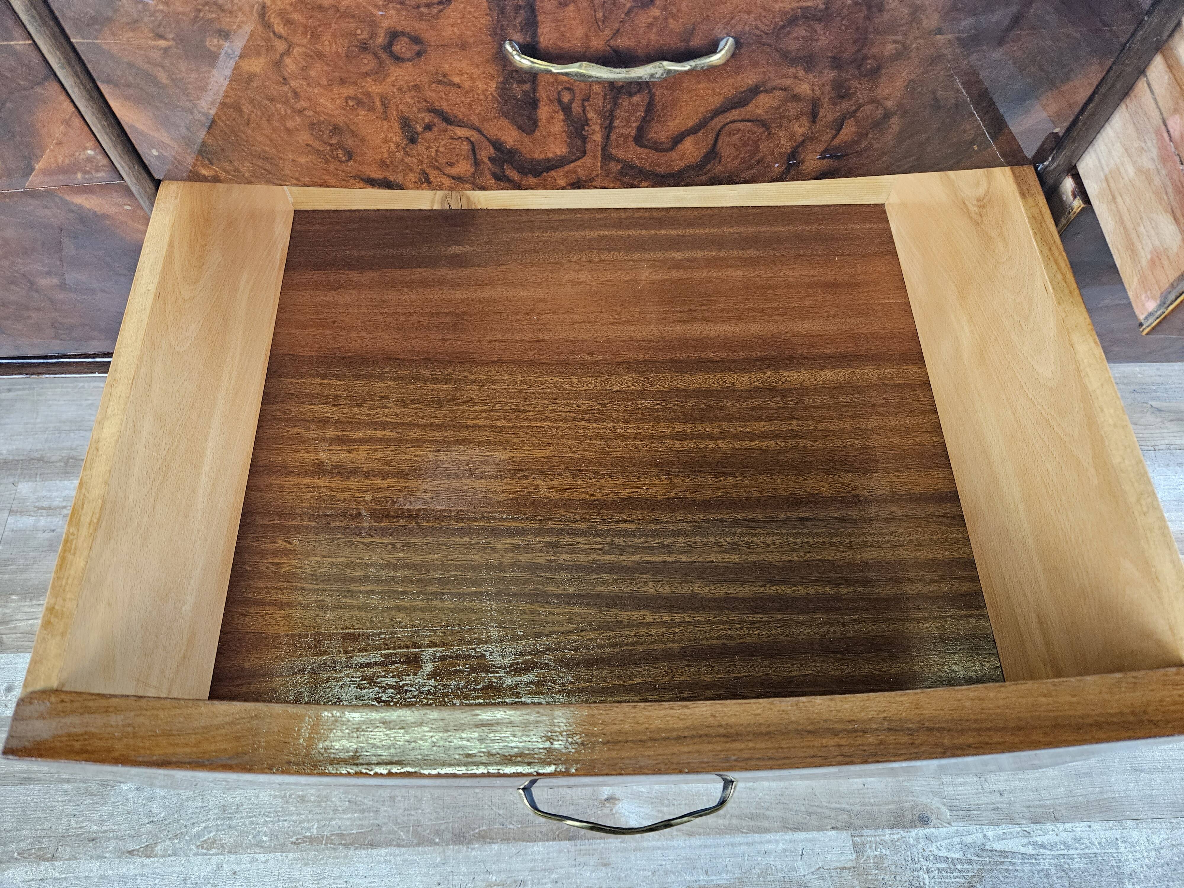 Commode des années 1960 avec verre et six tiroirs