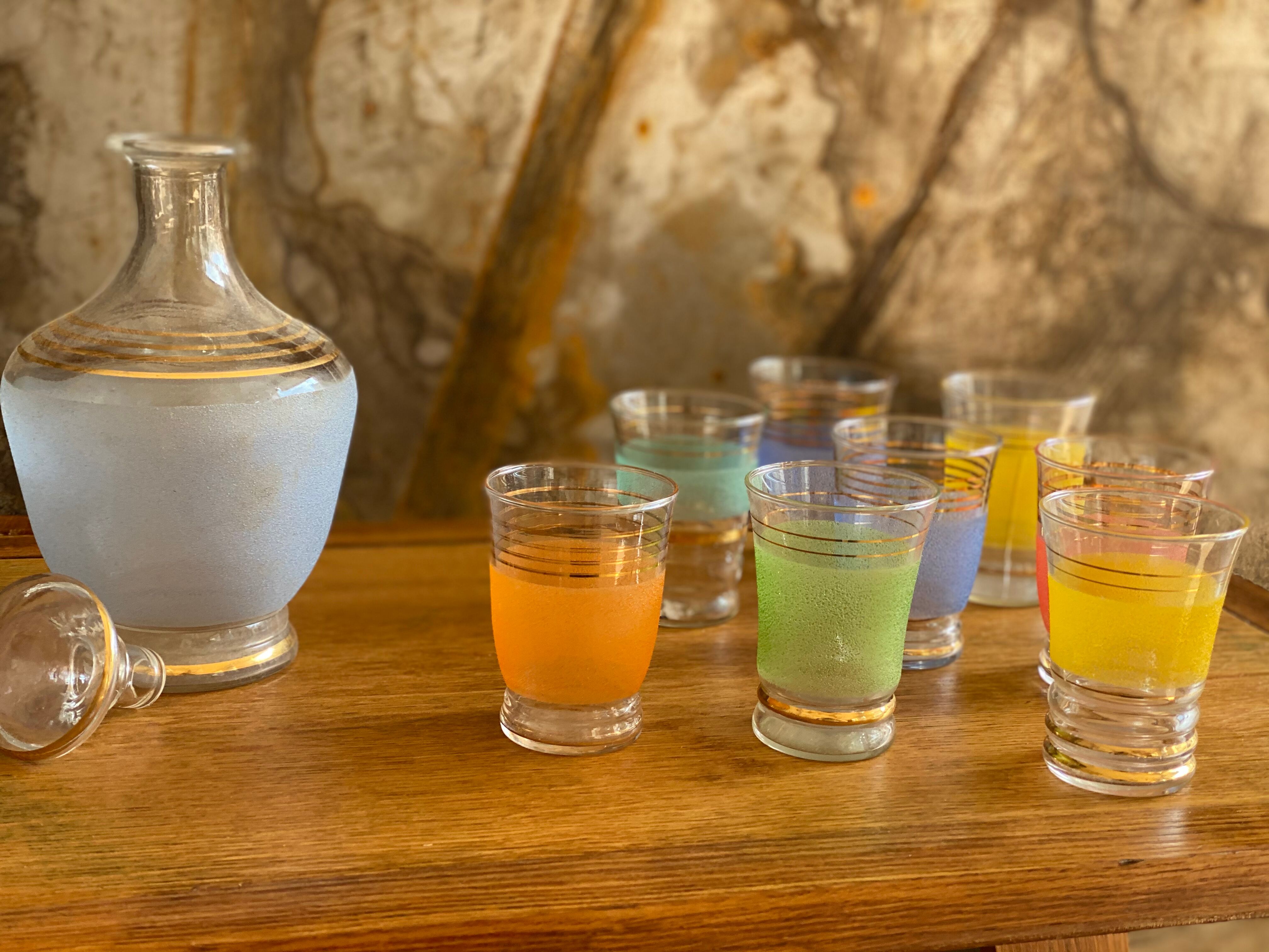 Set carafe and 8 glasses