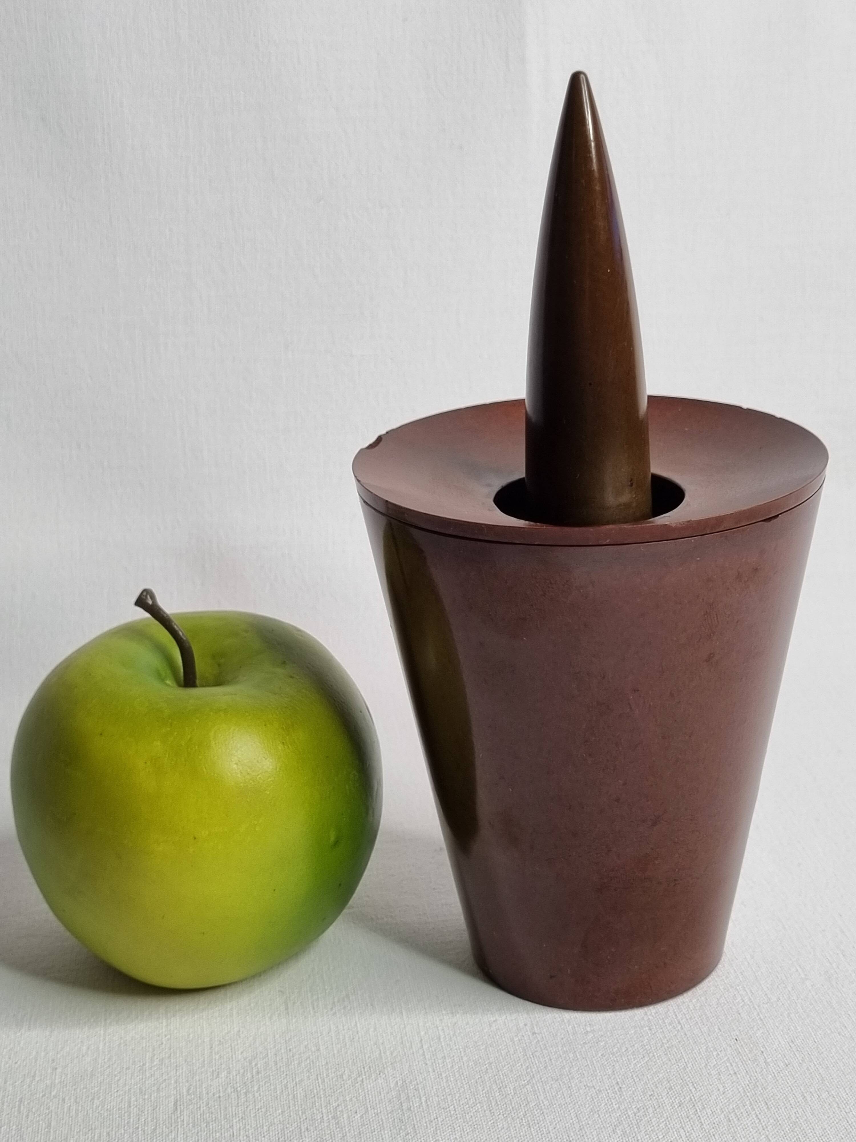 "Joe Cactus" ashtray in two-tone bakelite – Philippe Starck – Original OWO edition (1990-1995)