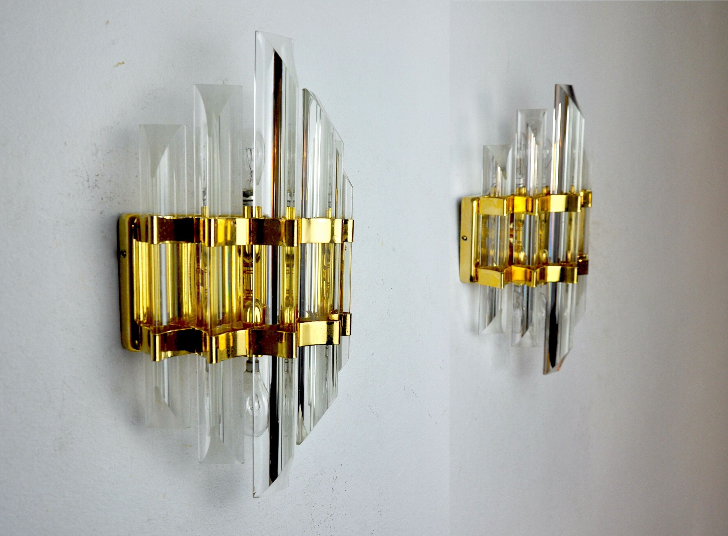 Pair of Venini wall lamps cut glass Murano Italy 1970