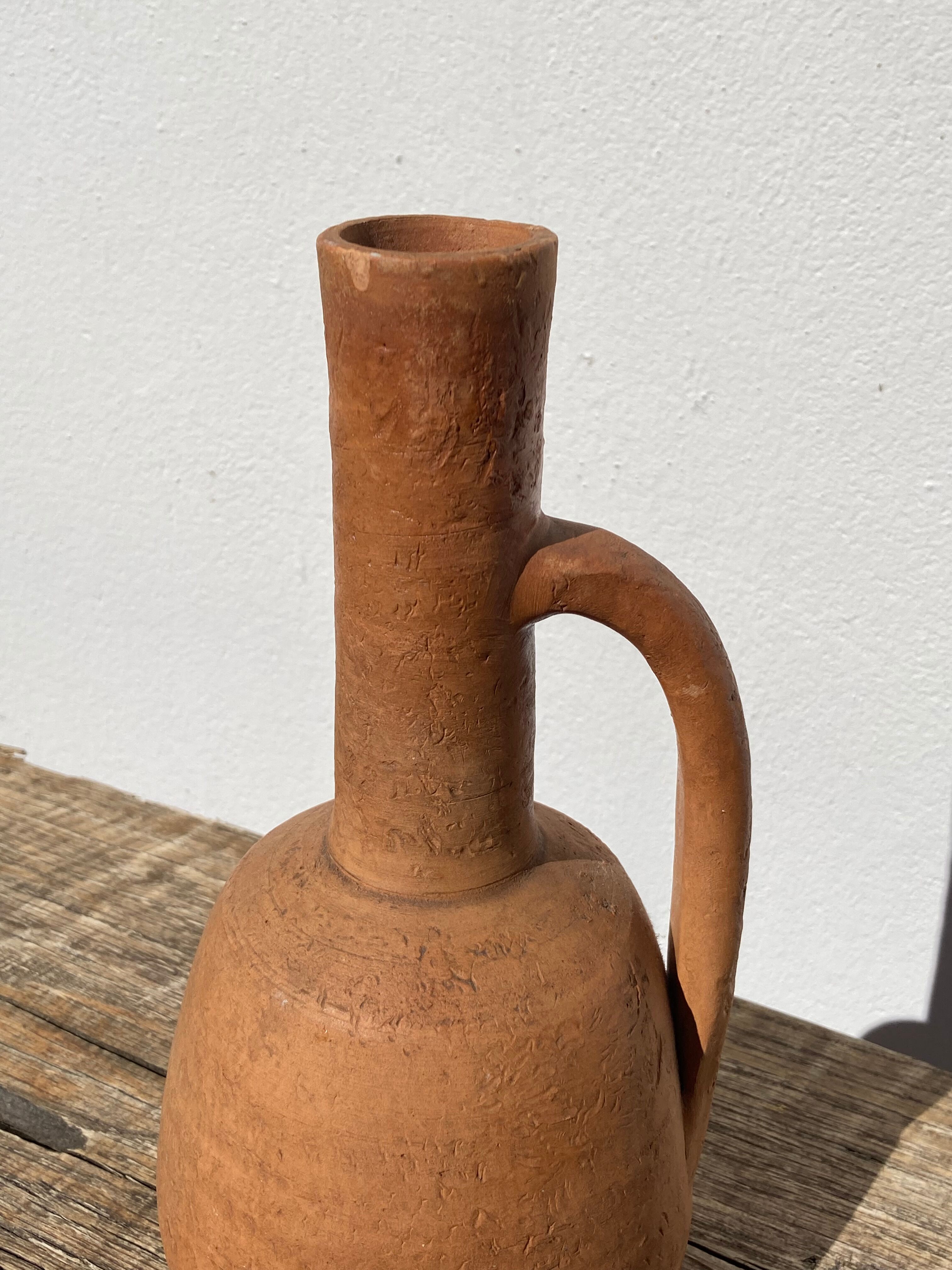 Pottery in terracotta jar in ancient ceramic signed ethnic