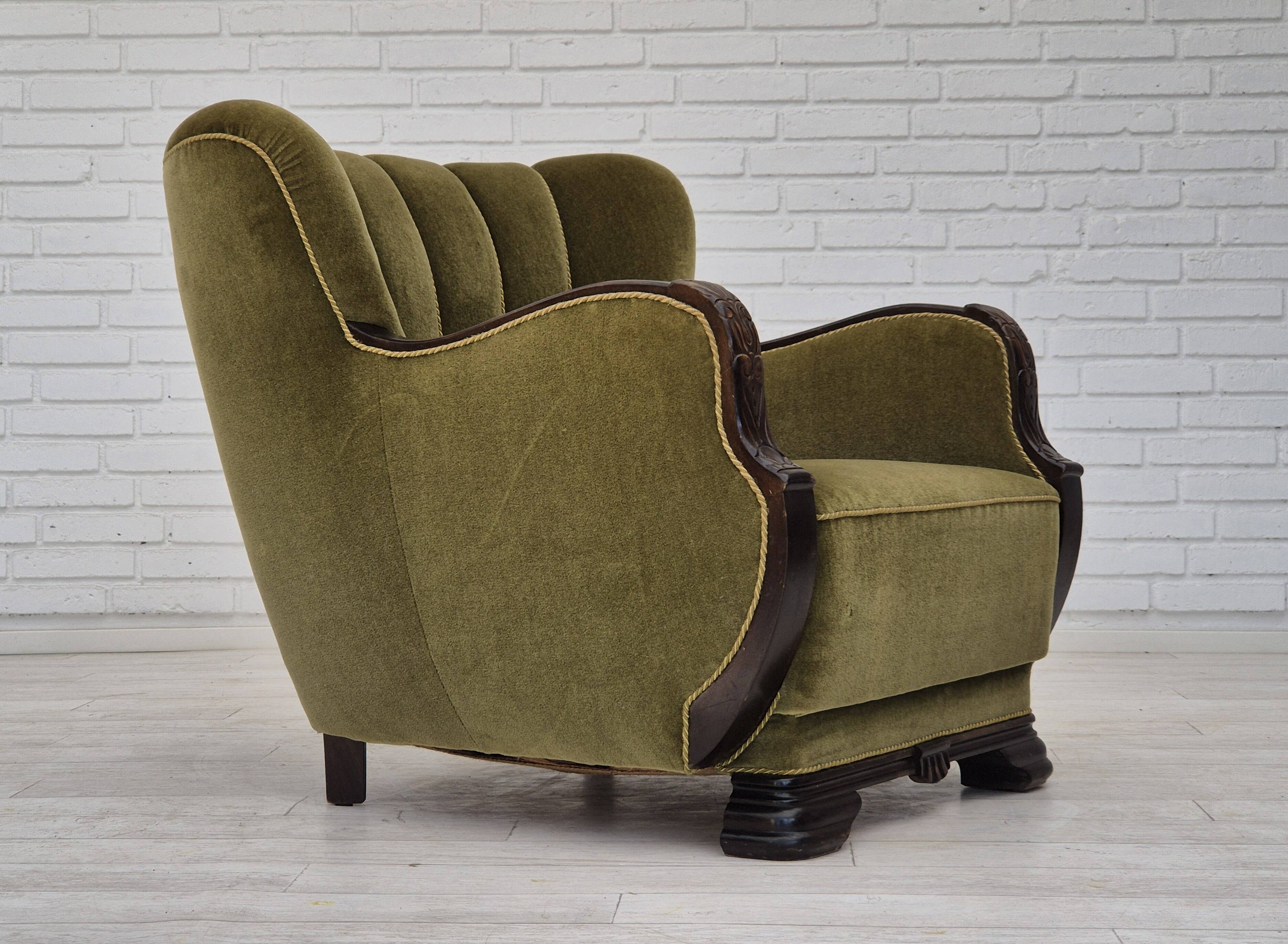Fauteuil danois en tissu vert et chêne, 1960