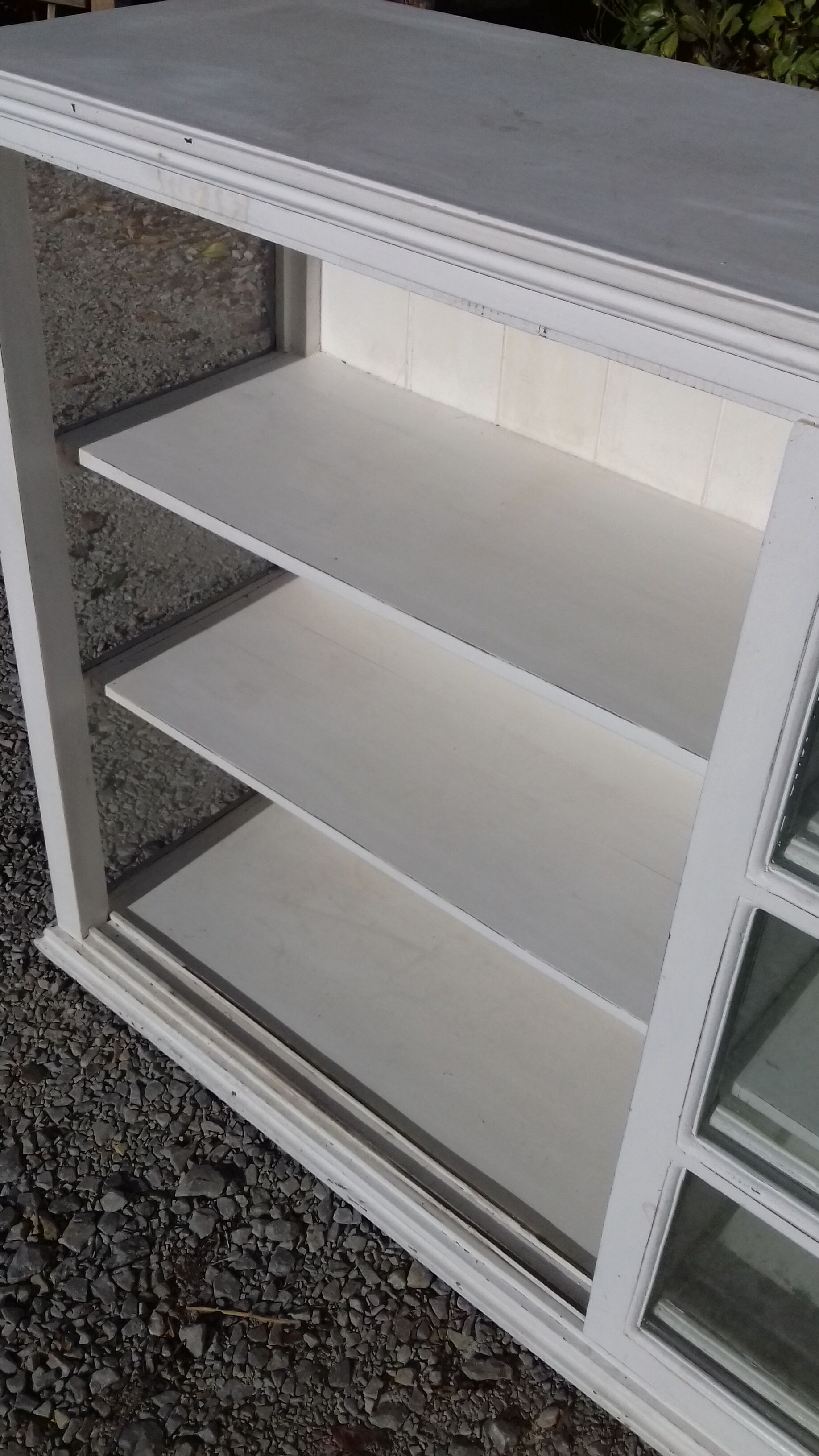 Showcase 2 doors sliding white