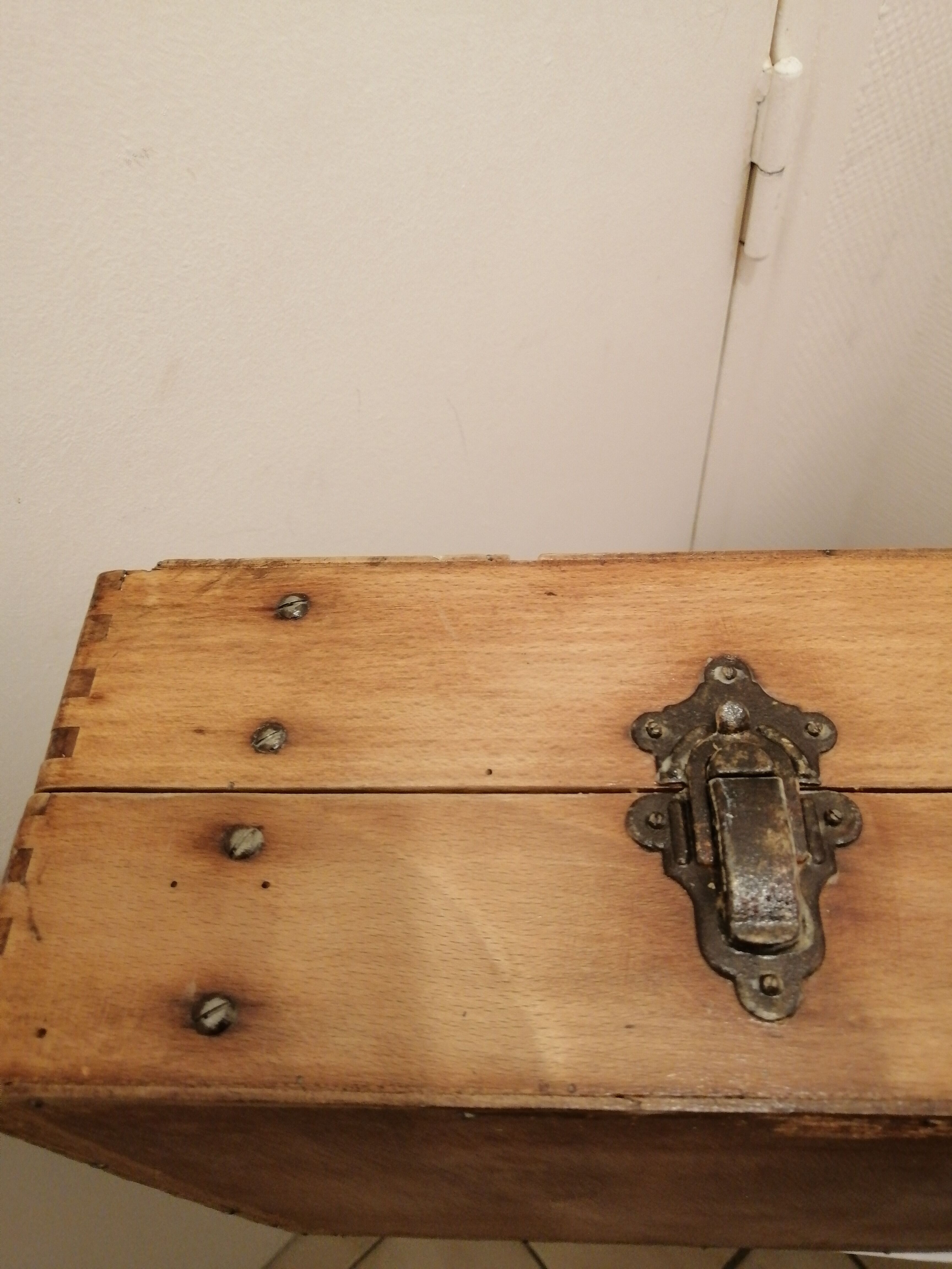 Wooden suitcase for old deco