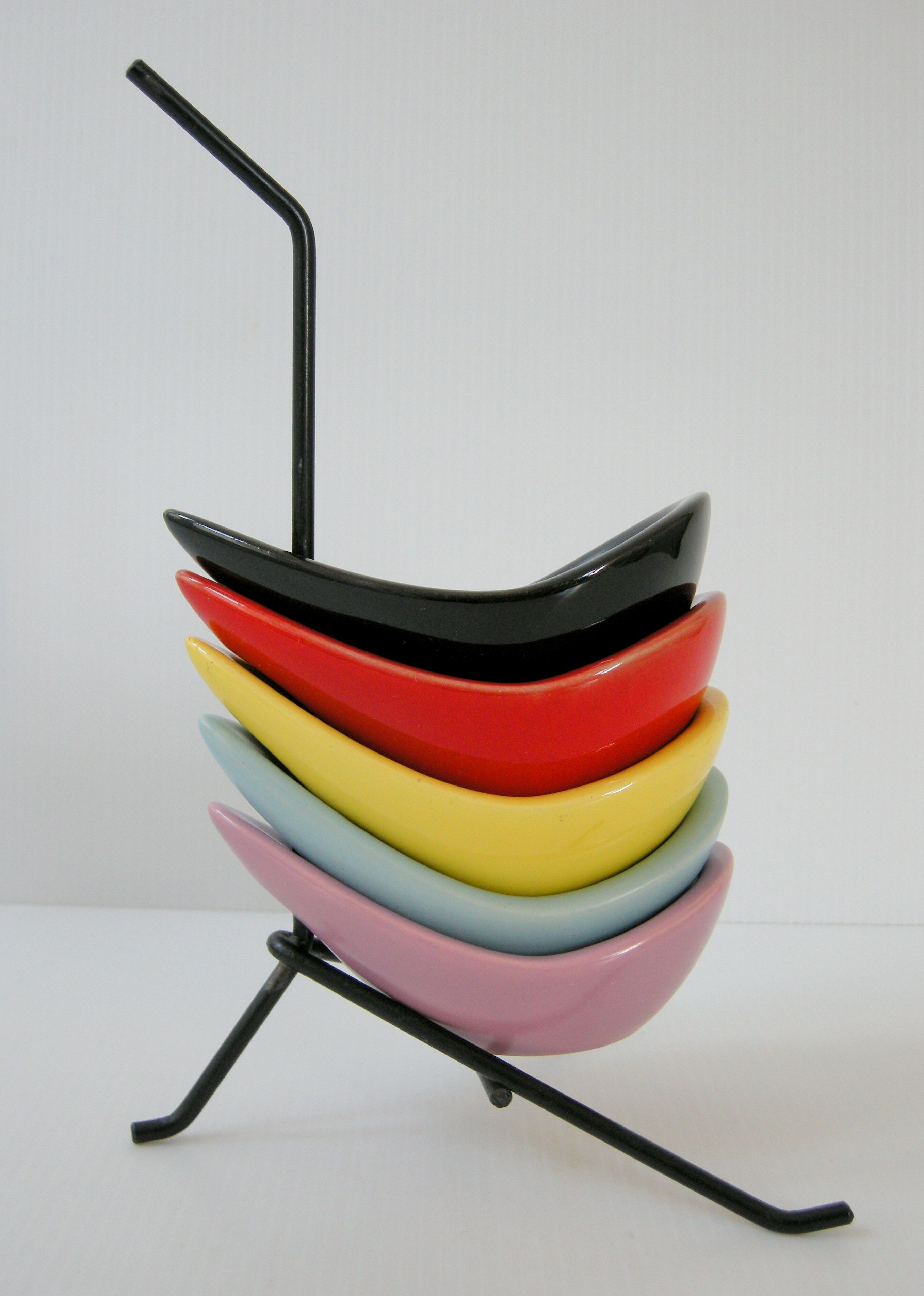 Vintage ashtray 1950 ceramic tripod