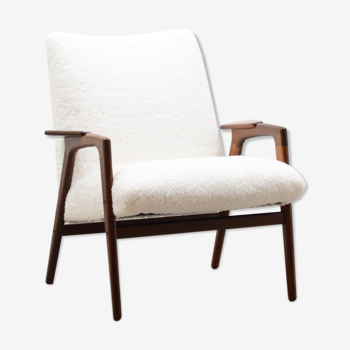 “Ruster” chair in teddy fabric by Yngve Ekström for Pastoe