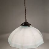 Suspension in opaline